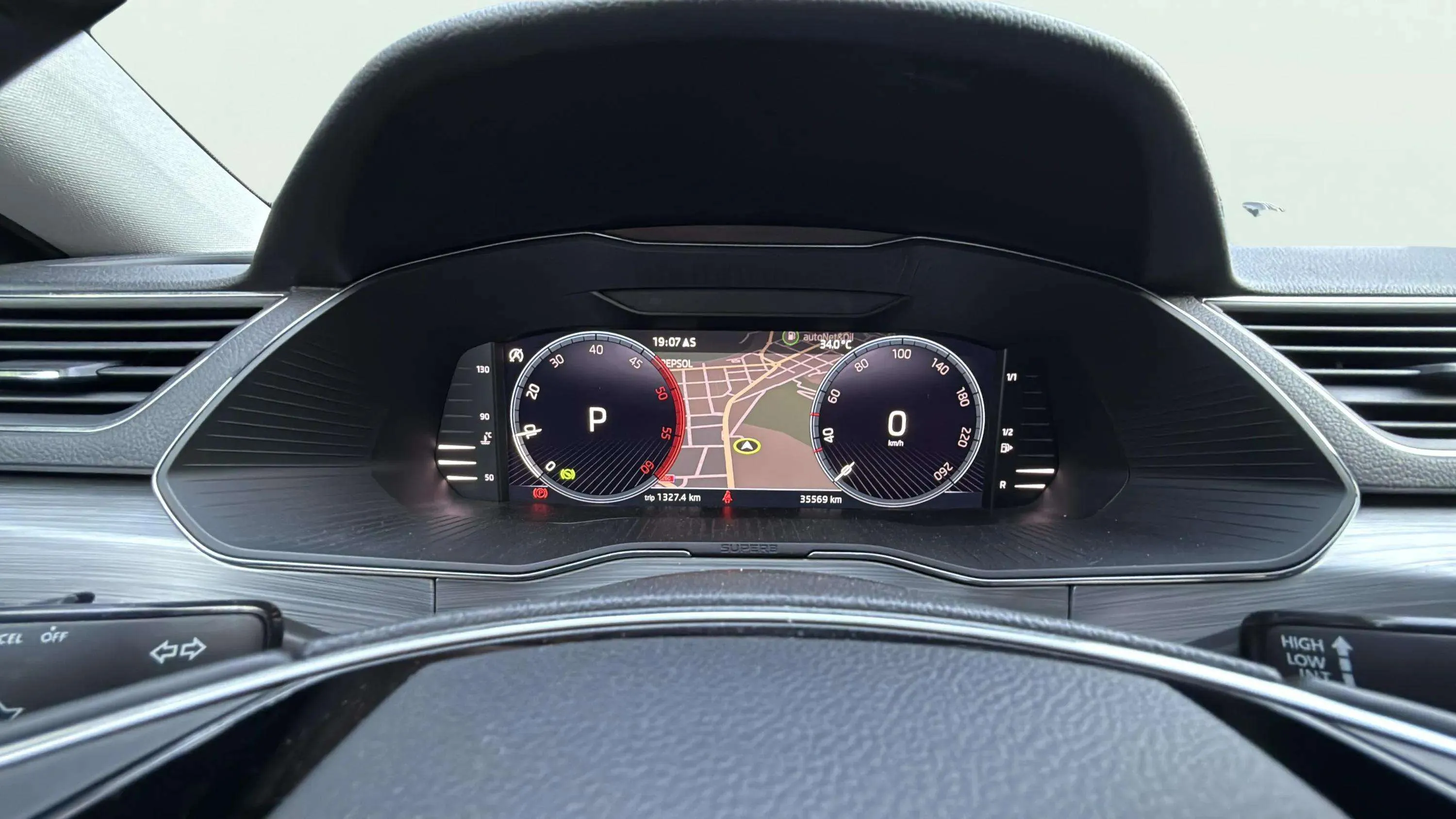 Škoda Superb Combi 2.0 TDI DSG Ambition - foto 14
