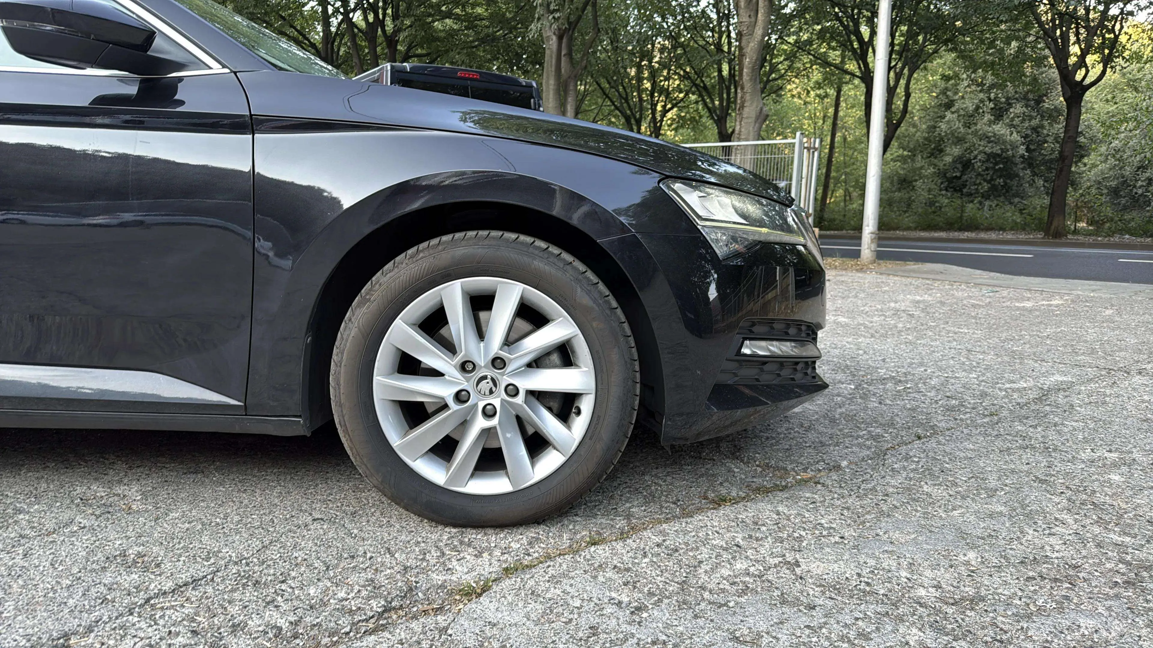 Škoda Superb Combi 2.0 TDI DSG Ambition - foto 10