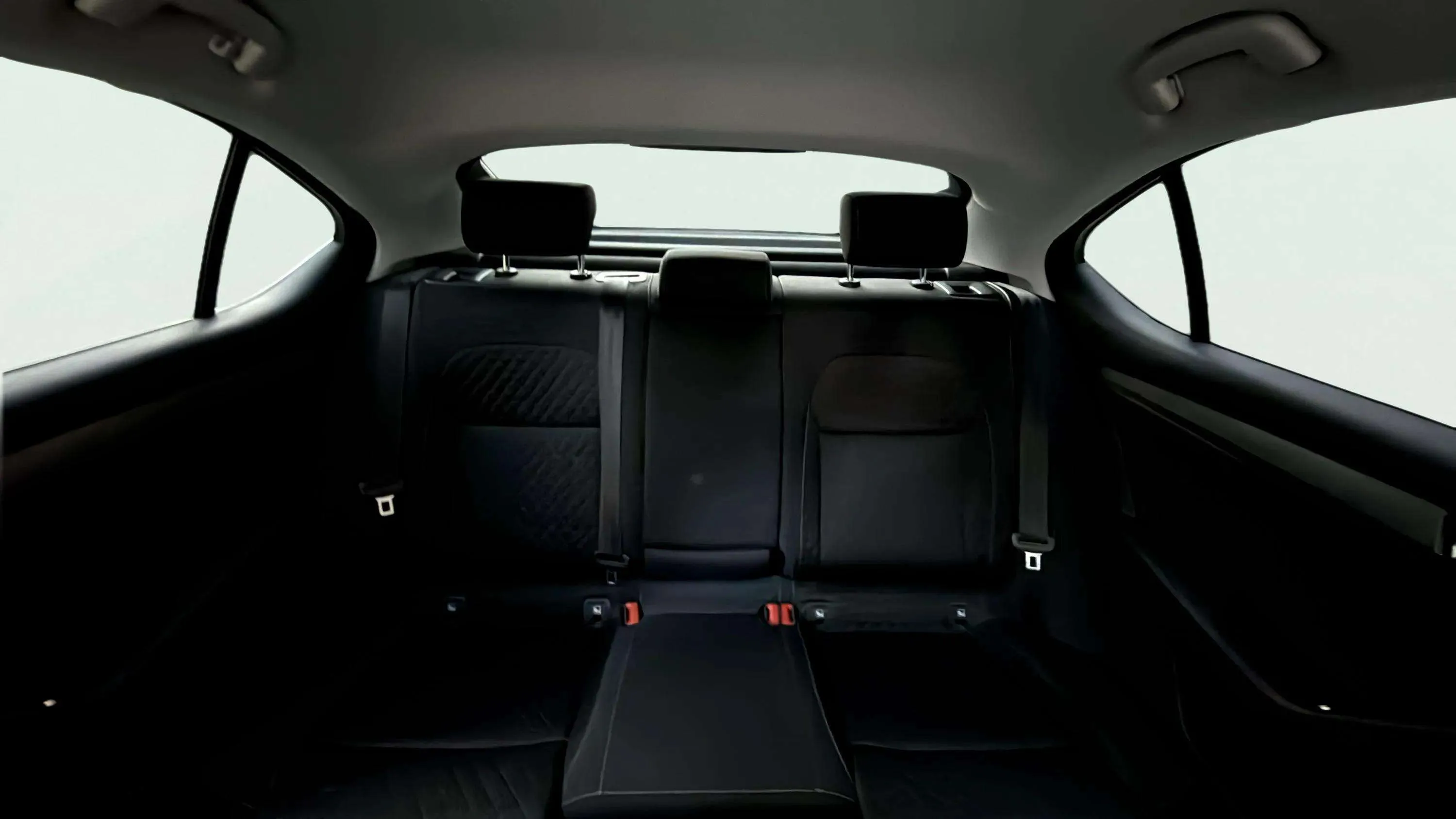 Škoda Superb Combi 2.0 TDI DSG Ambition - foto 19