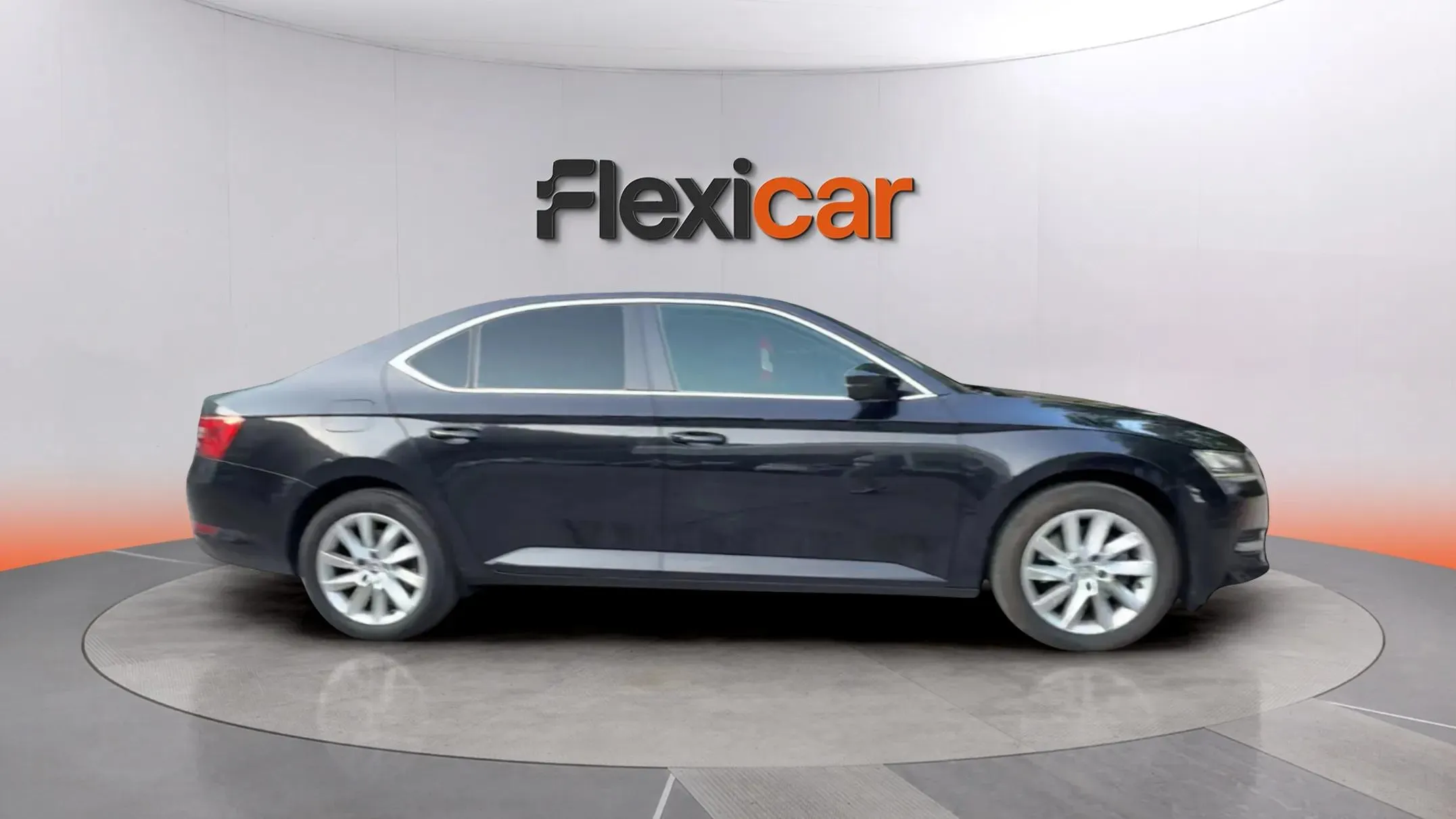 Škoda Superb Combi 2.0 TDI DSG Ambition - foto 8