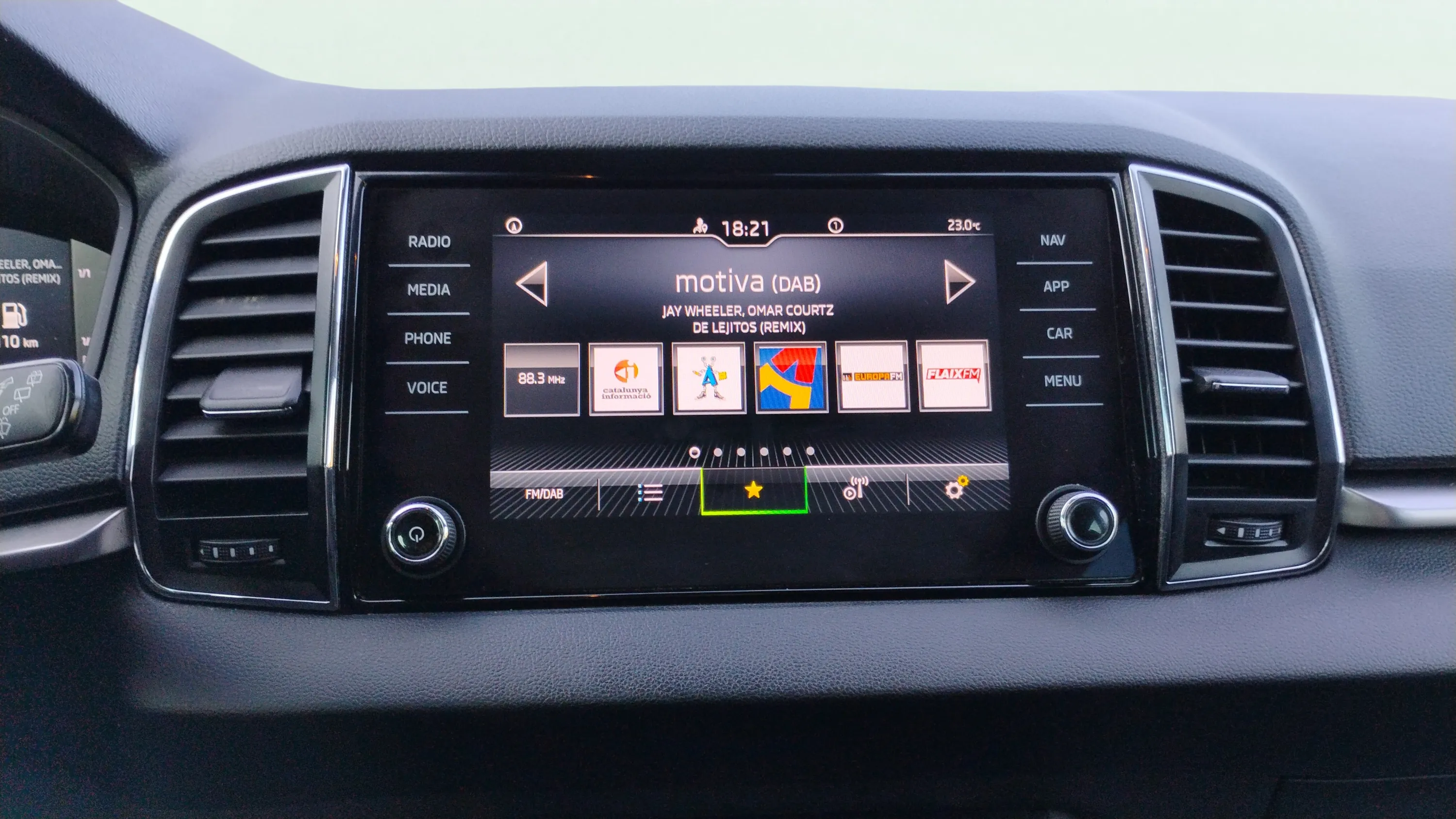 Škoda Karoq 2.0 TDI Ambition - foto 18