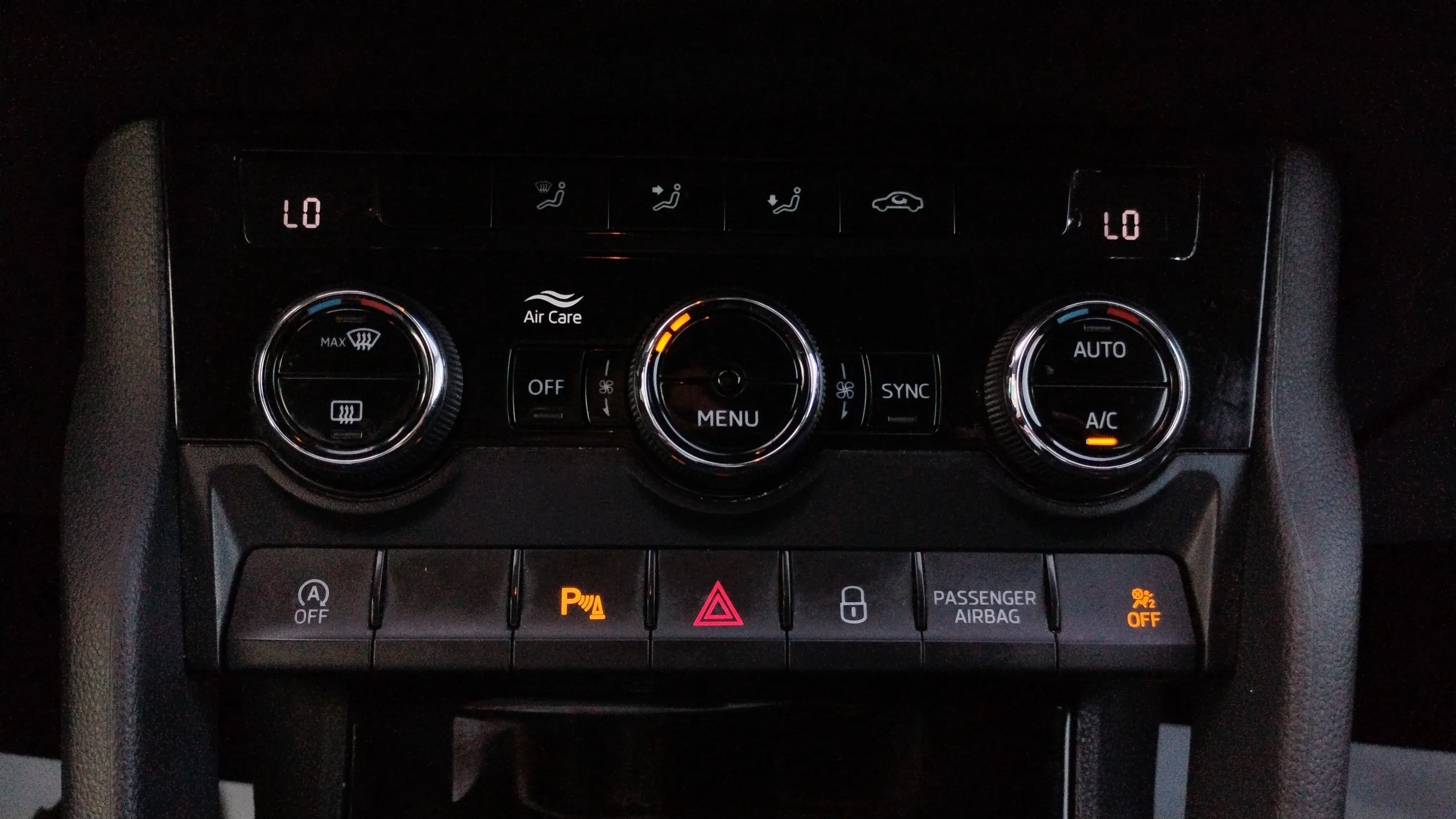 Škoda Karoq 2.0 TDI Ambition - foto 19