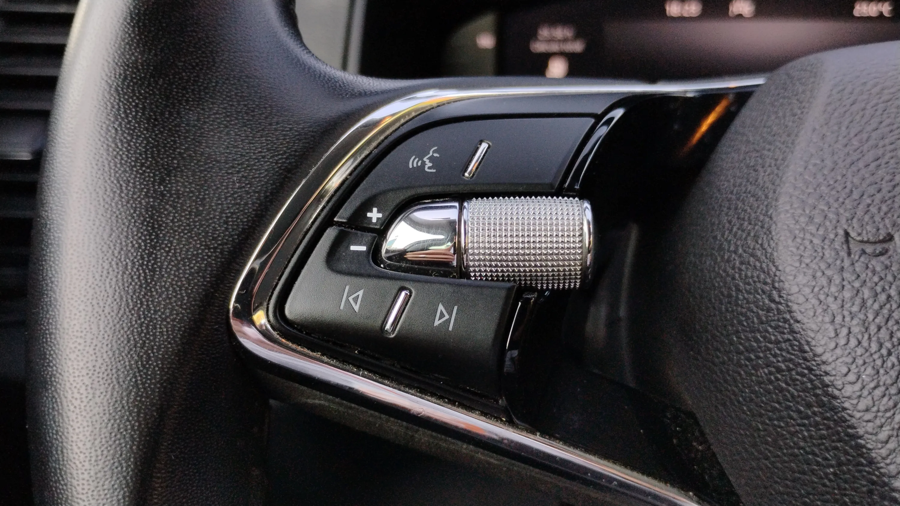 Škoda Karoq 2.0 TDI Ambition - foto 14