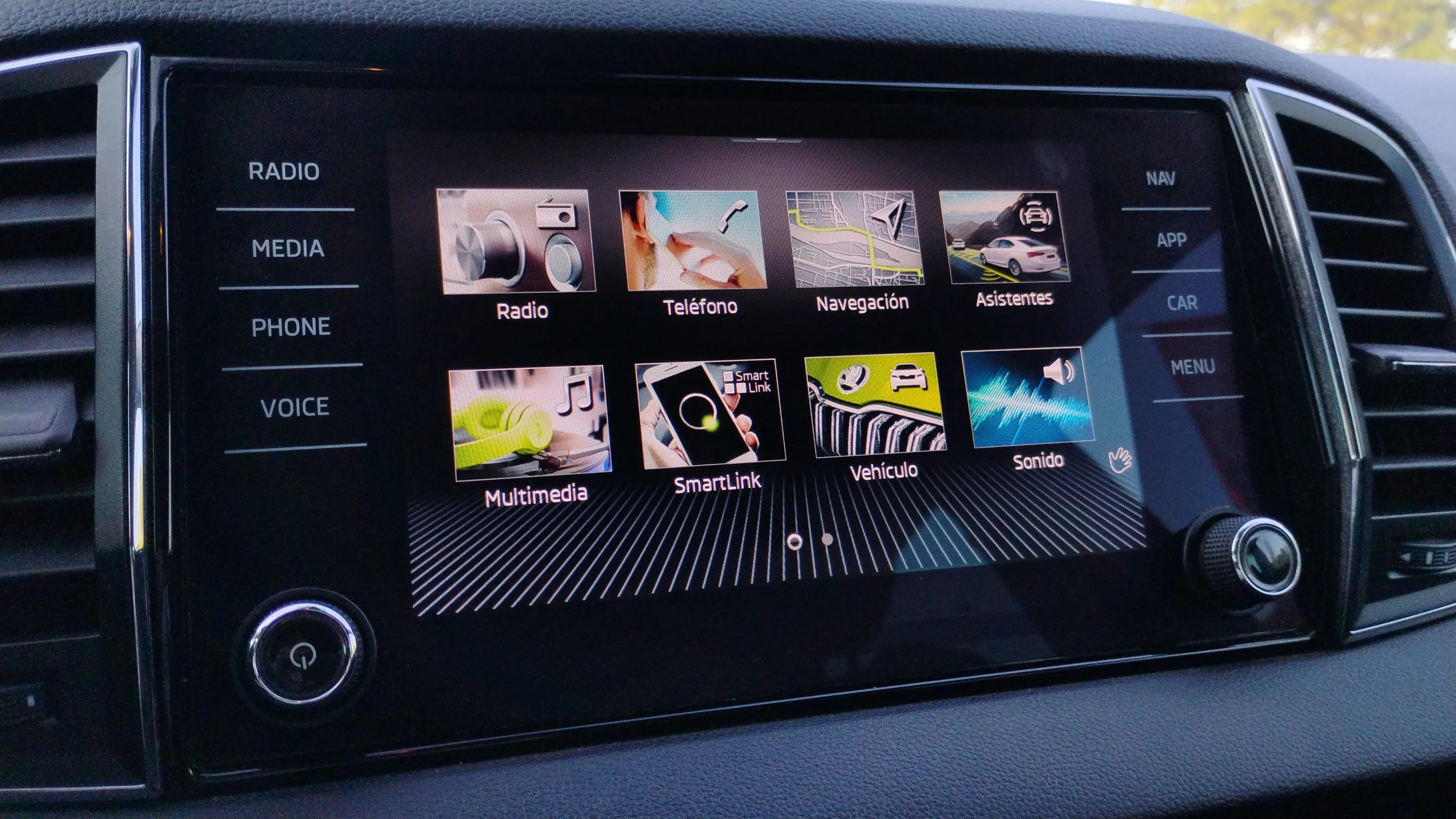 Škoda Karoq 2.0 TDI Ambition - foto 22