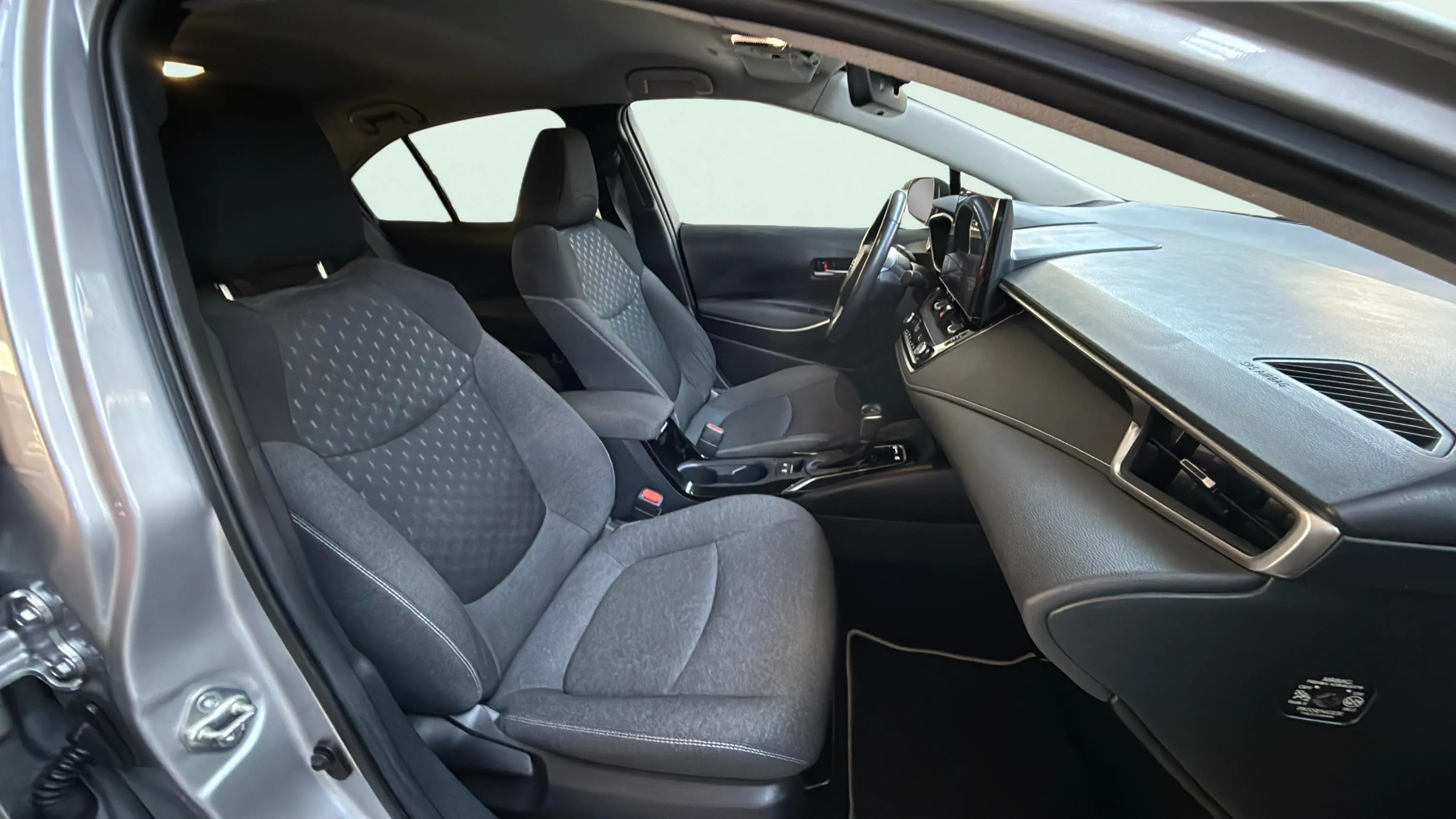 Toyota Corolla 140H Style Edition - foto 11