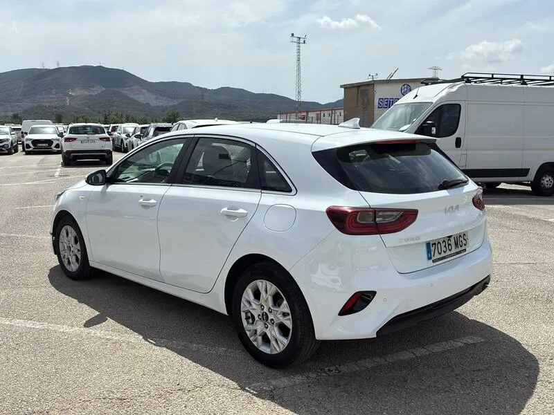 Kia XCeed 2021 berlina con porton 1.0 T-GDi Drive - foto 4