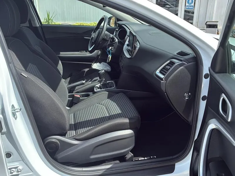 Kia XCeed 2021 berlina con porton 1.0 T-GDi Drive - foto 21