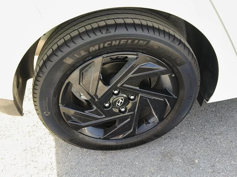 Hyundai i20 1.0 T Black Line - foto 40