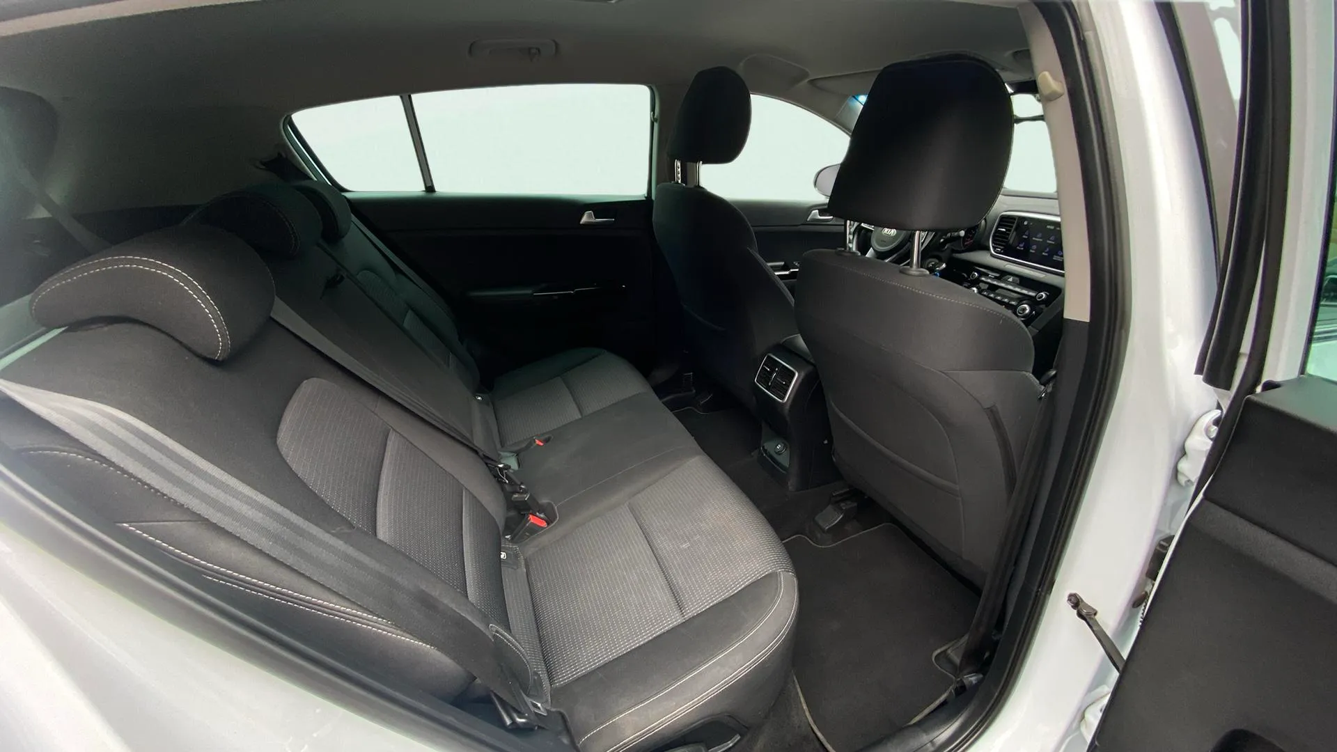 Kia Sportage 1.6 MHEV Black Edition 4x2 - foto 25