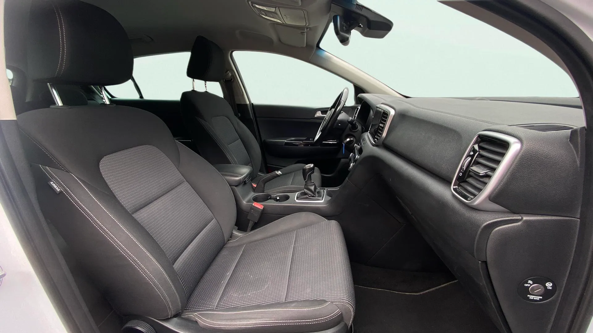 Kia Sportage 1.6 MHEV Black Edition 4x2 - foto 24