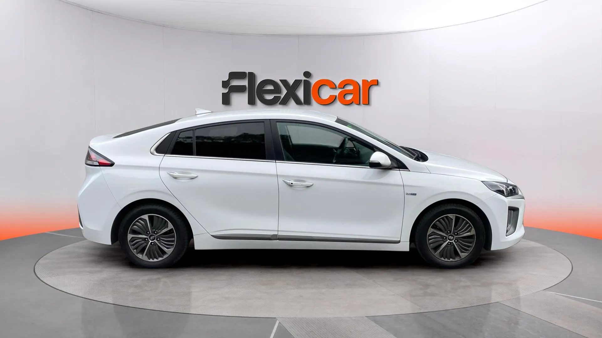 Hyundai Ioniq 1.6 GDI PHEV Tecno DT - foto 2