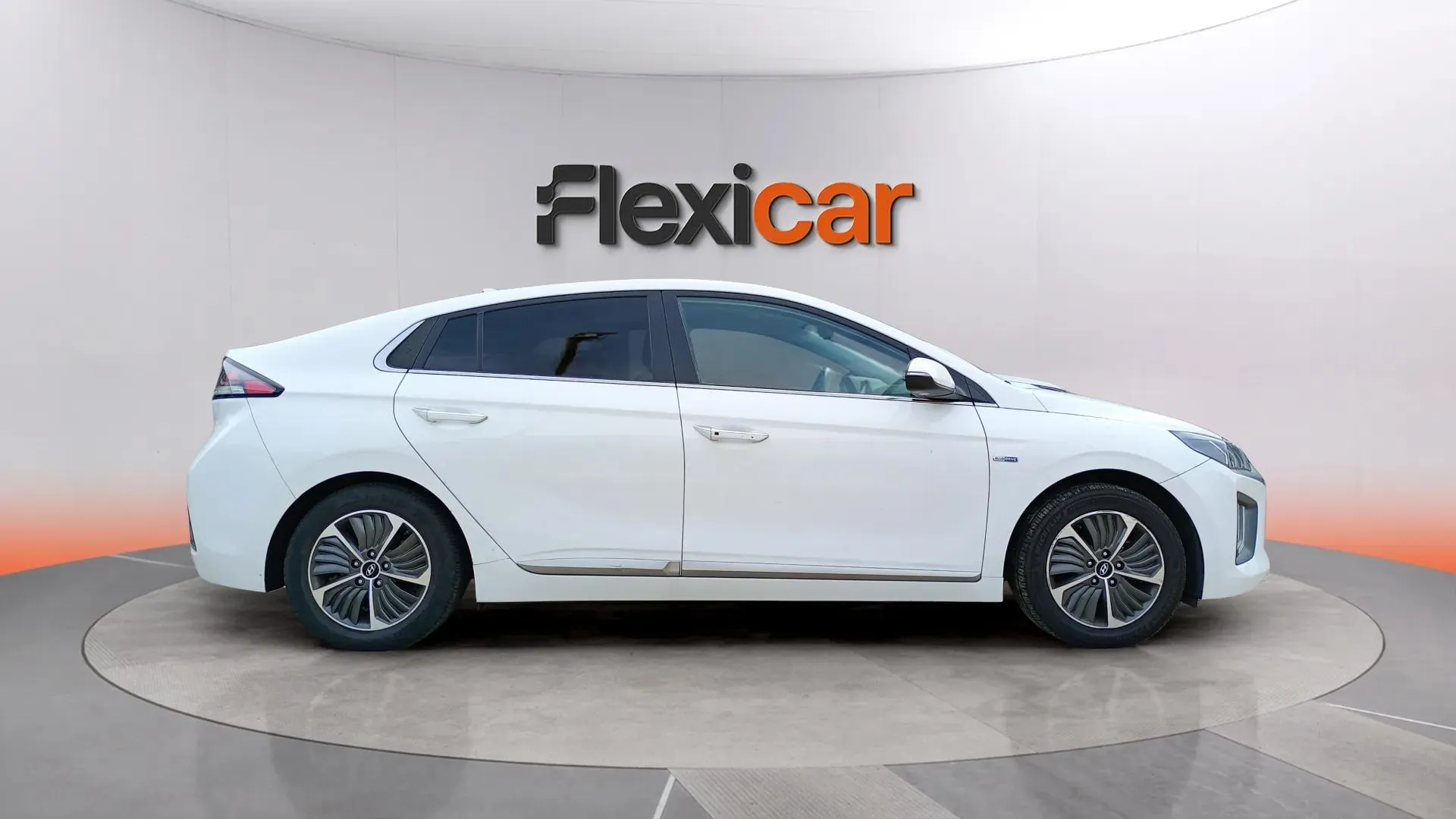 Hyundai Ioniq 1.6 GDI PHEV Tecno DT - foto 2