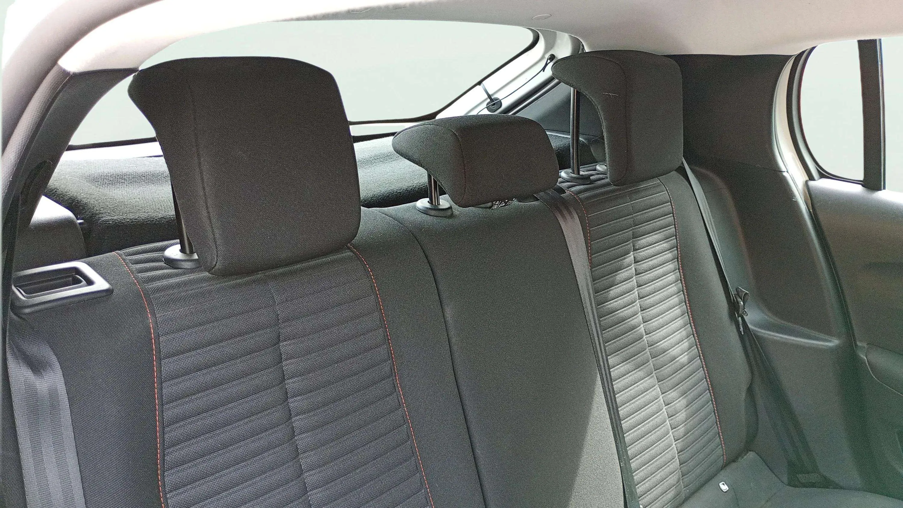 Peugeot 208 BlueHDi Active - foto 12