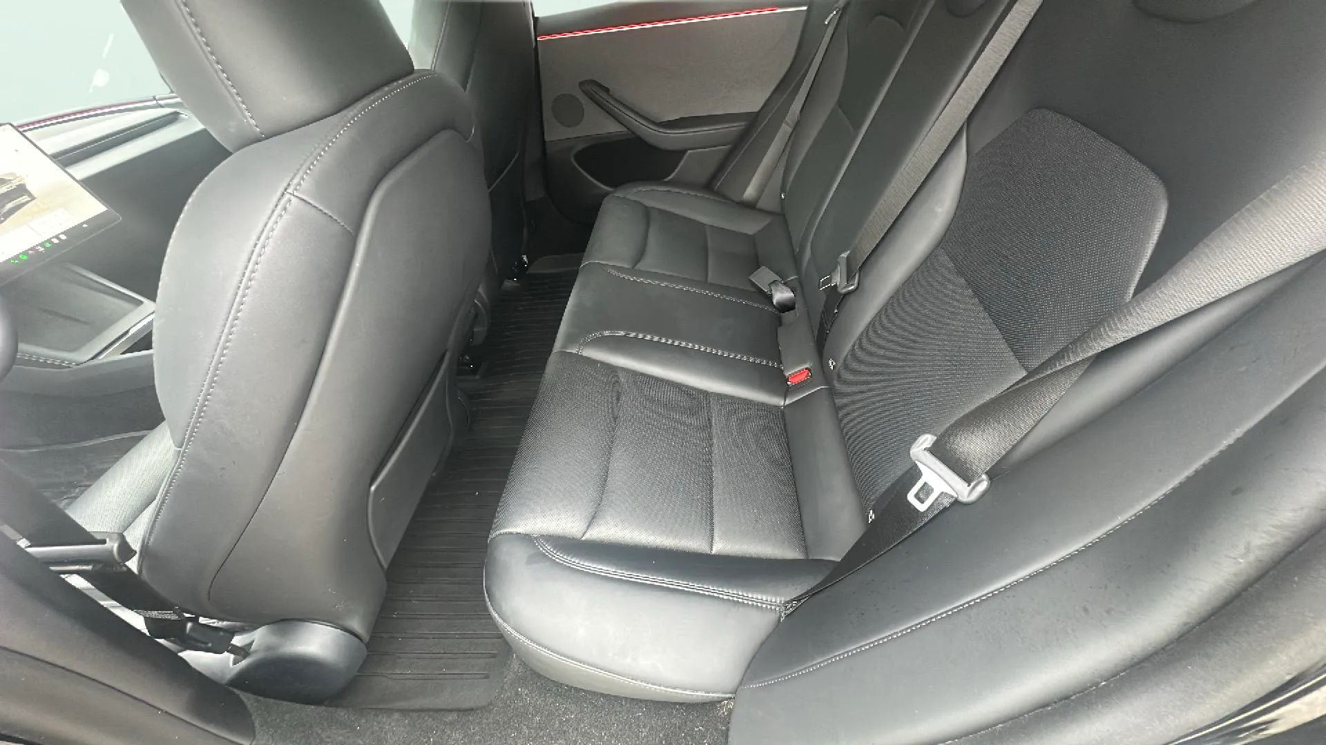 Tesla Model 3 RWD - foto 14