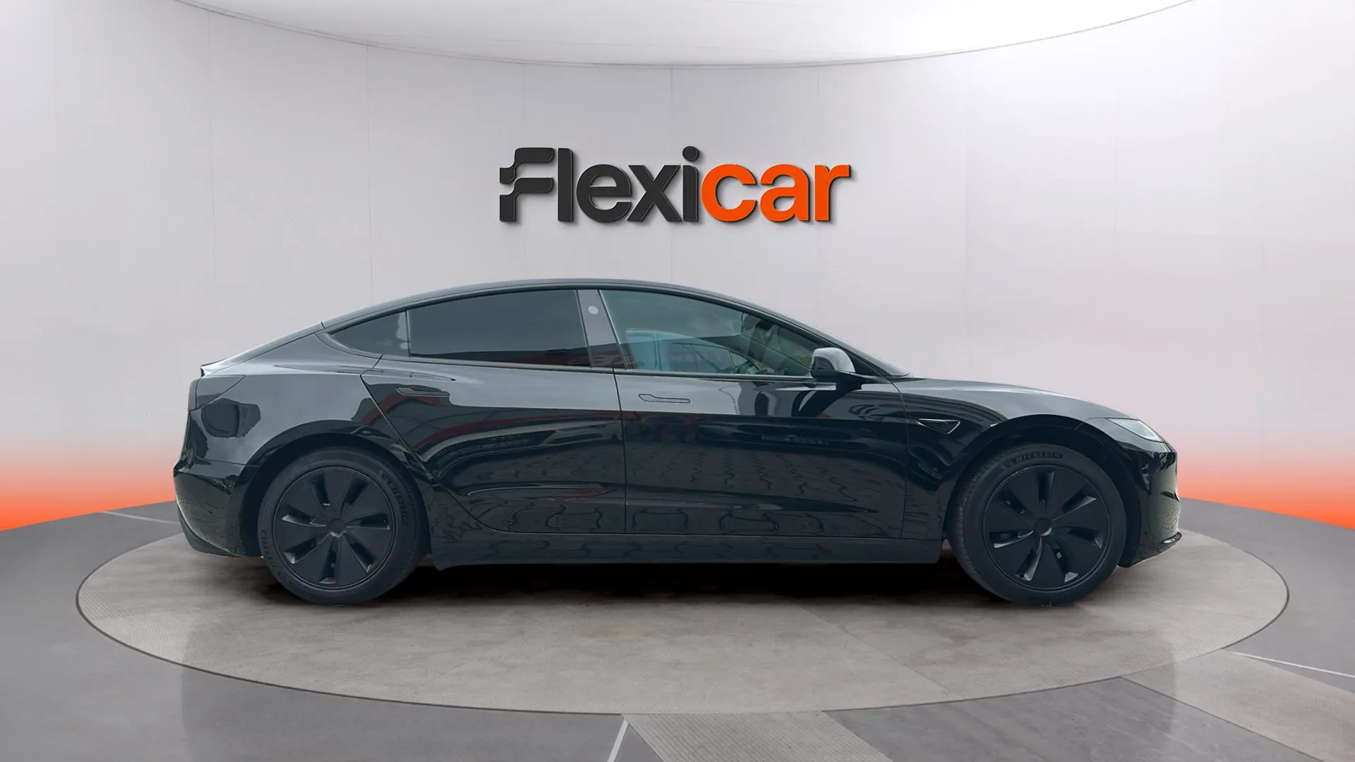 Tesla Model 3 RWD - foto 8