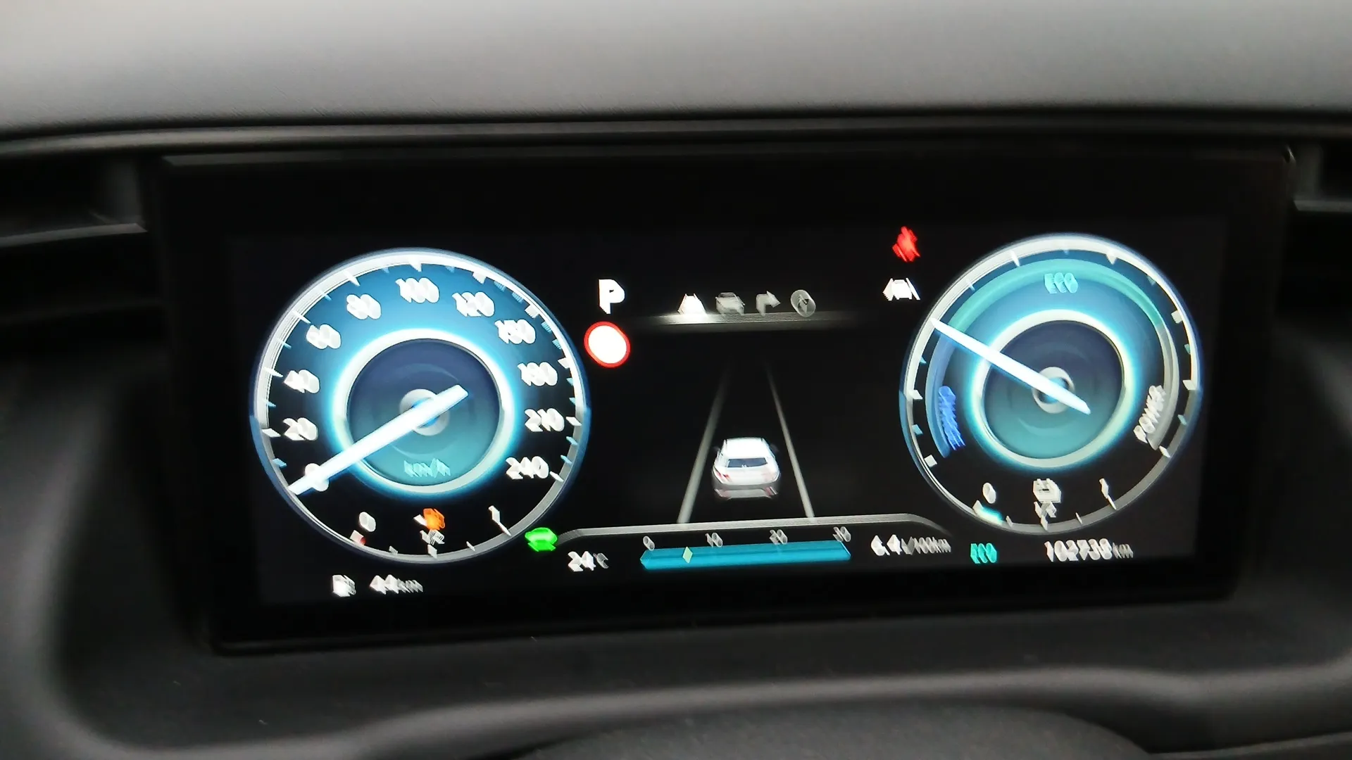 Hyundai Tucson 1.6 CRDi 48V N-Line Sky DC - foto 9