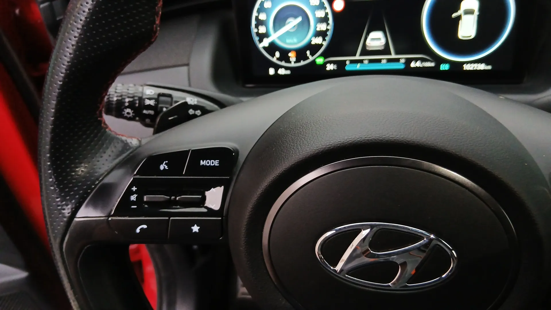 Hyundai Tucson 1.6 CRDi 48V N-Line Sky DC - foto 12
