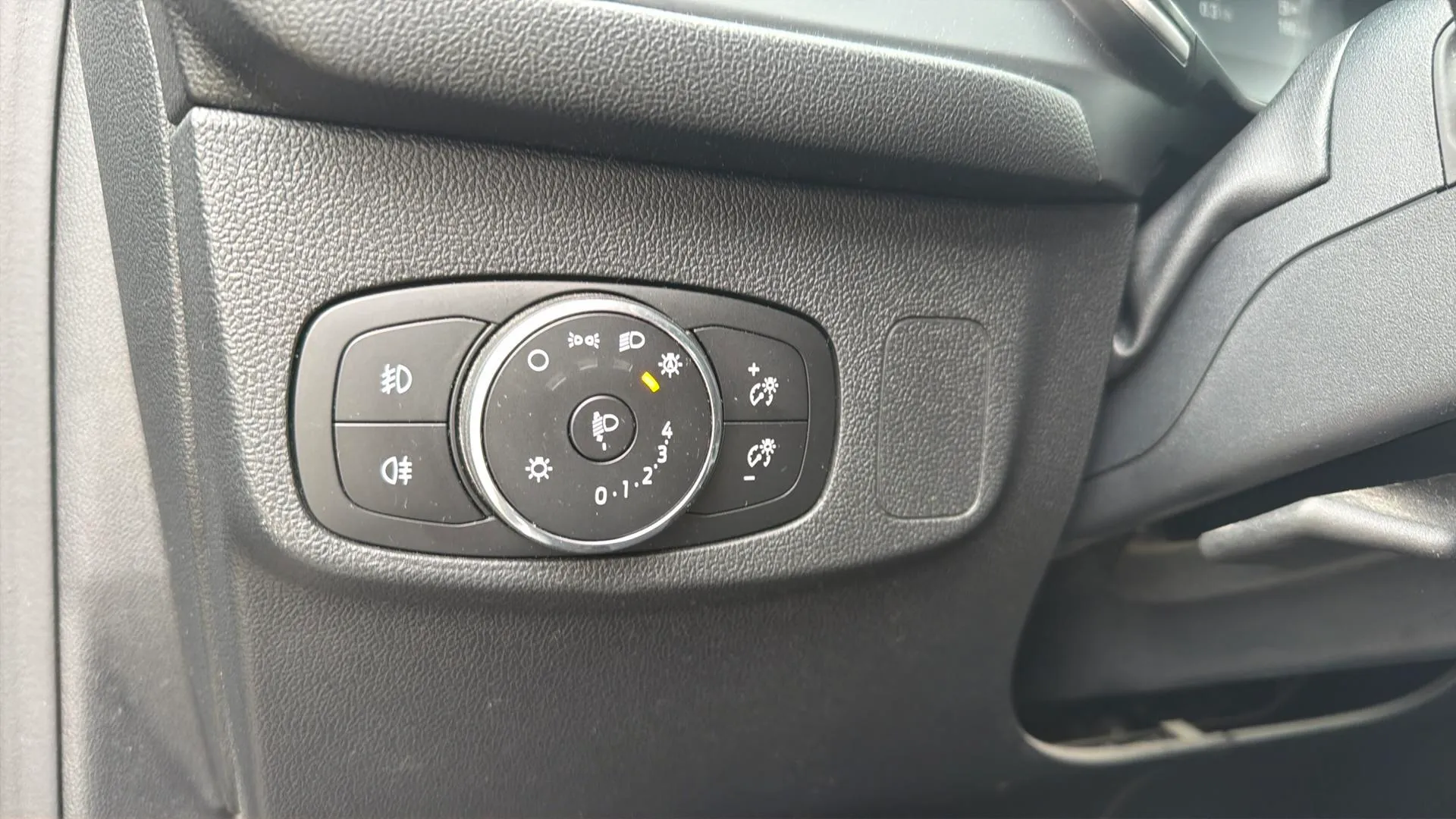 Ford Focus 1.0 EcoBoost MHEV Trend+ - foto 18