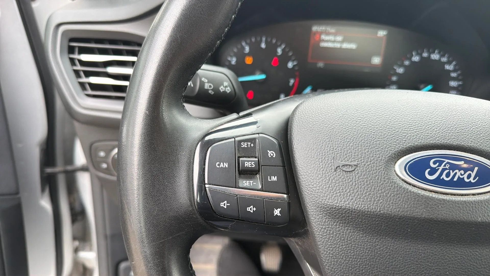 Ford Focus 1.0 EcoBoost MHEV Trend+ - foto 16