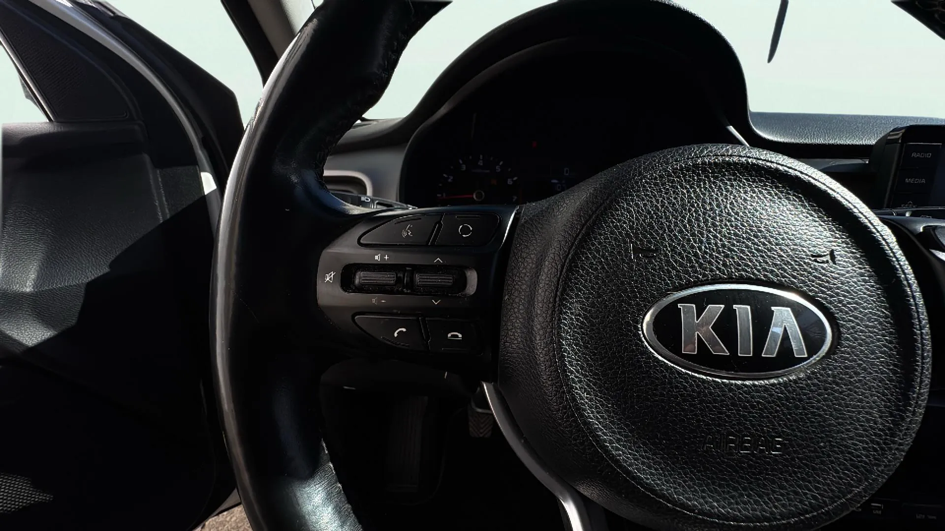Kia Stonic 1.0 T-GDi Business - foto 13