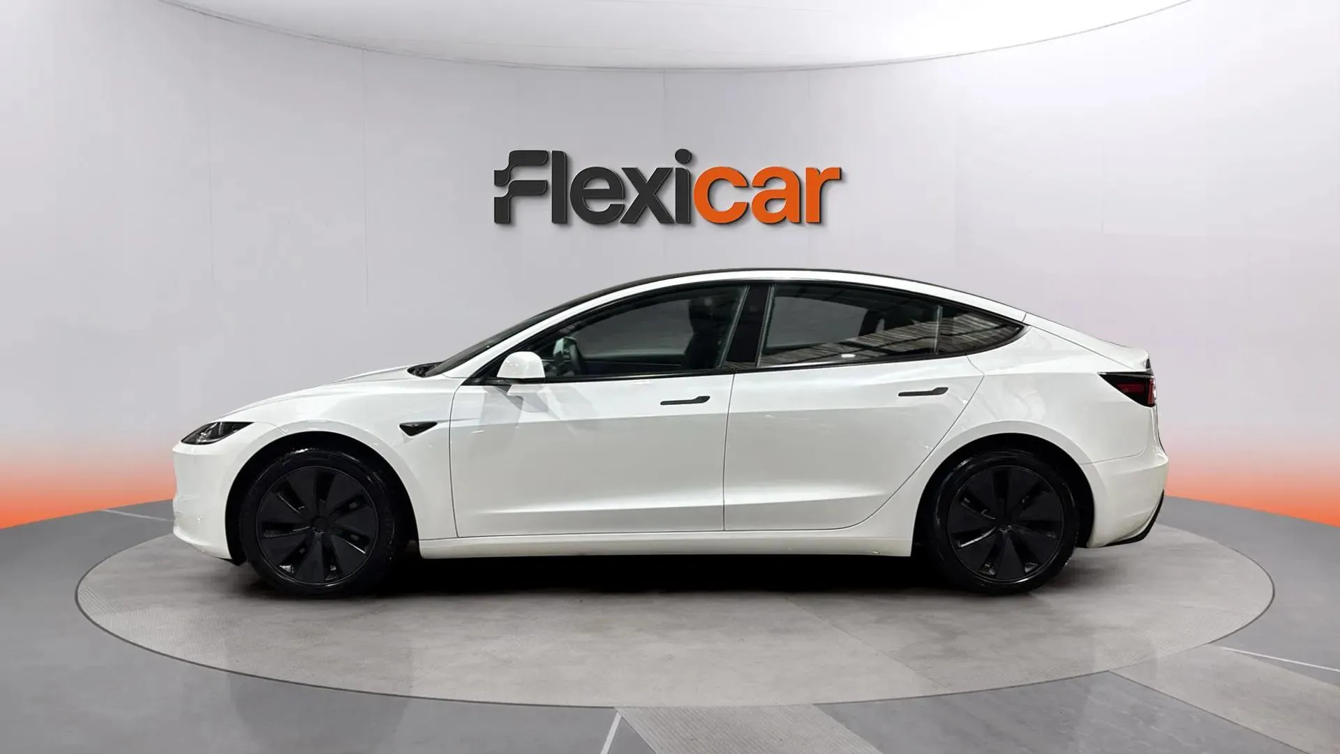 Tesla Model 3 RWD - foto 4
