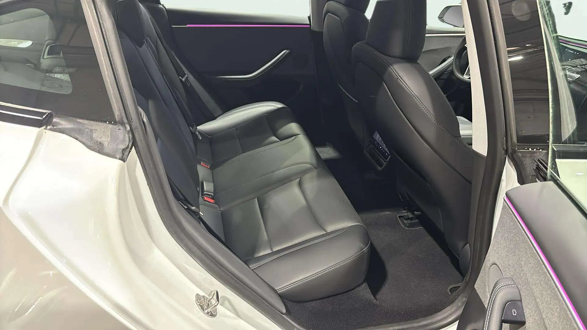 Tesla Model 3 RWD - foto 27