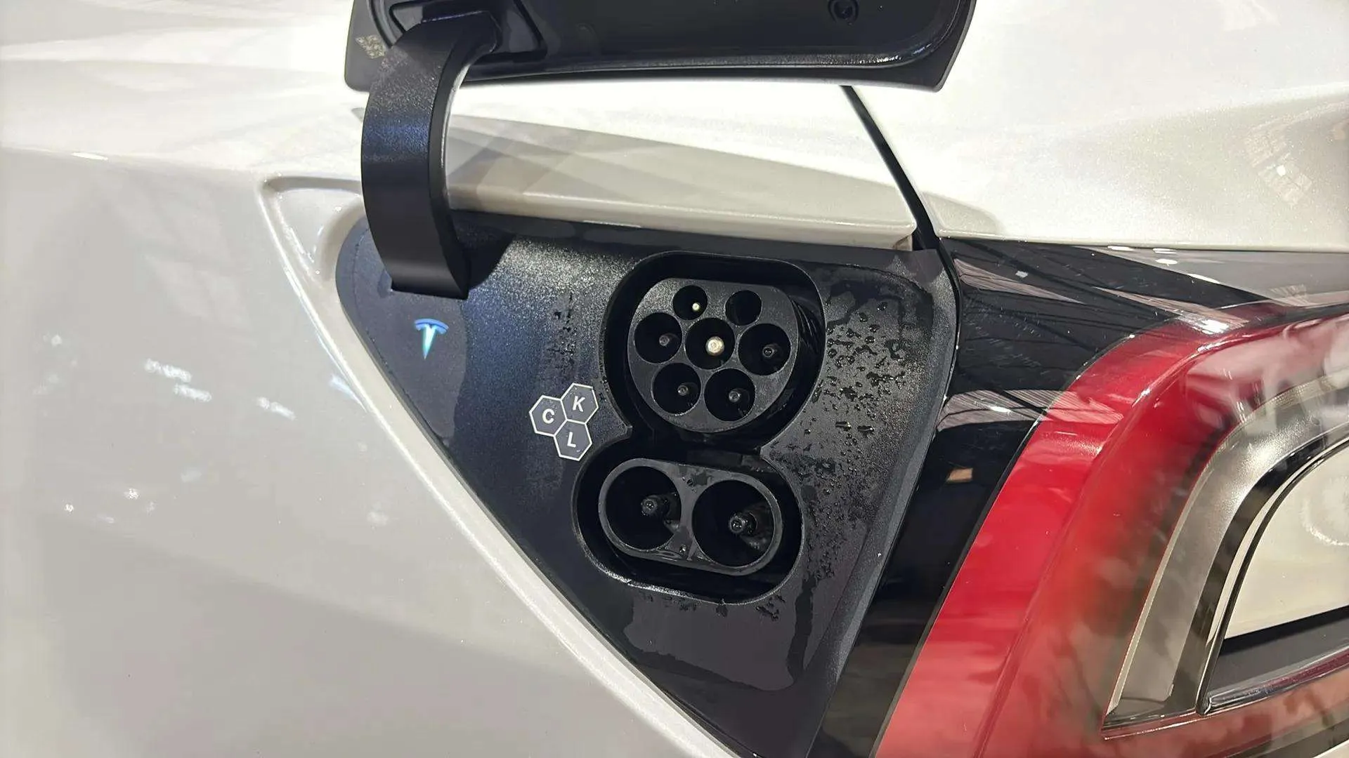 Tesla Model 3 RWD - foto 32