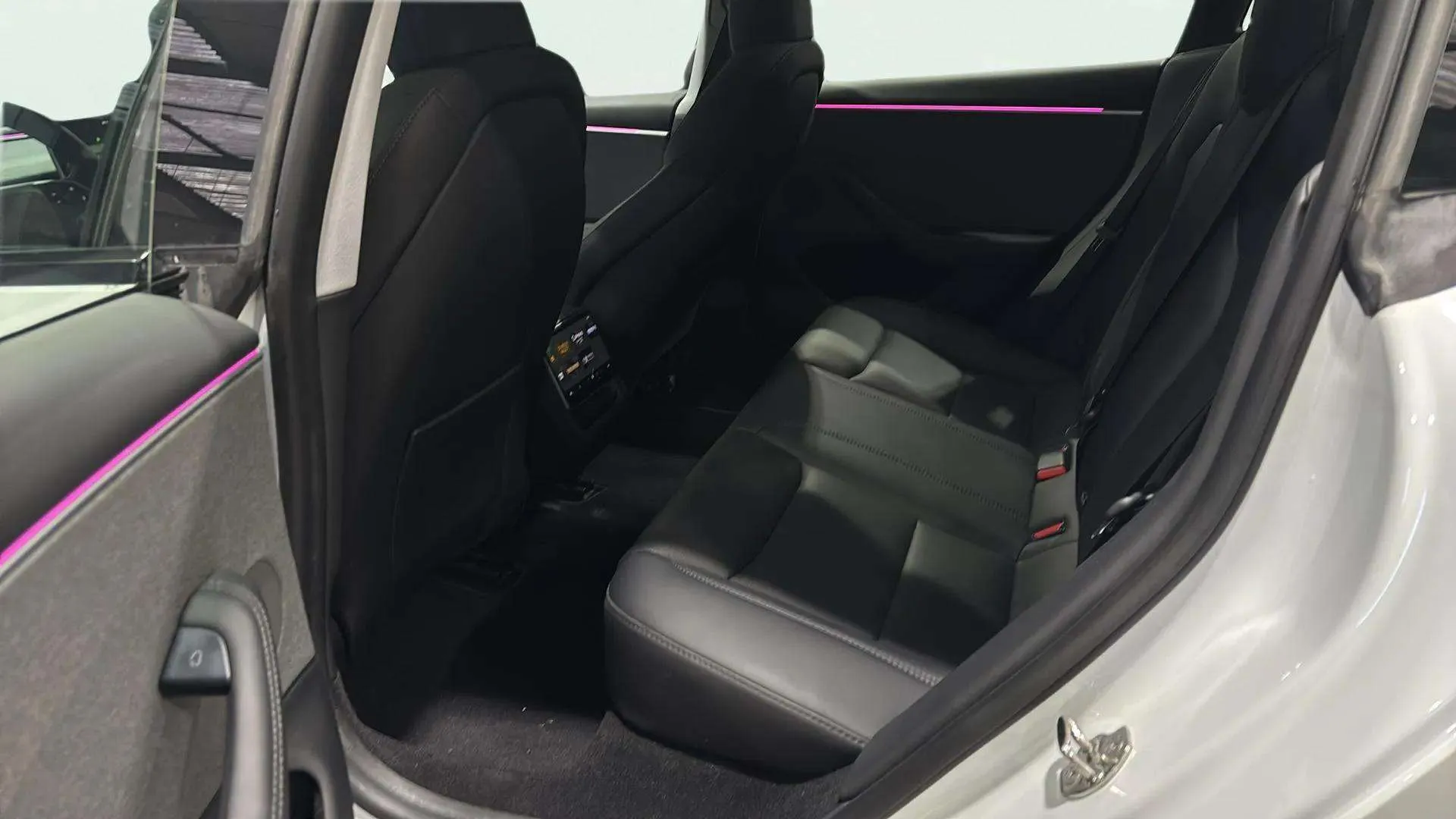 Tesla Model 3 RWD - foto 25