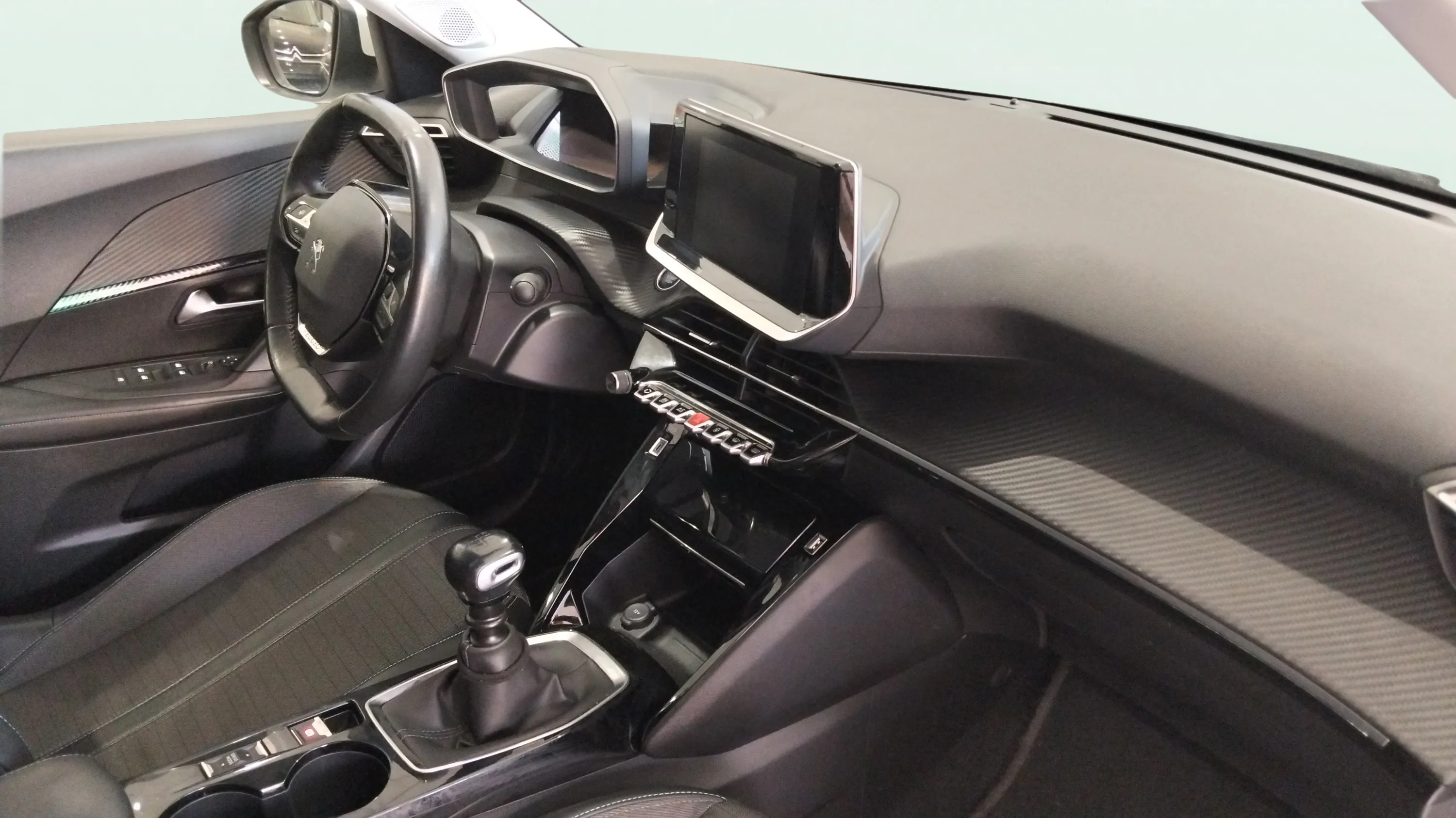 Peugeot 2008 Allure Pack PureTech 130 BVM6 - foto 7