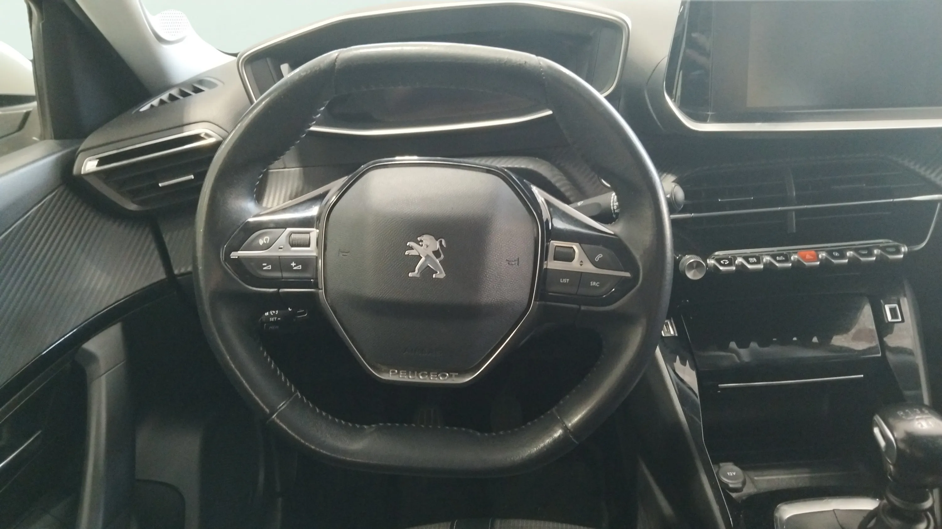 Peugeot 2008 Allure Pack PureTech 130 BVM6 - foto 12