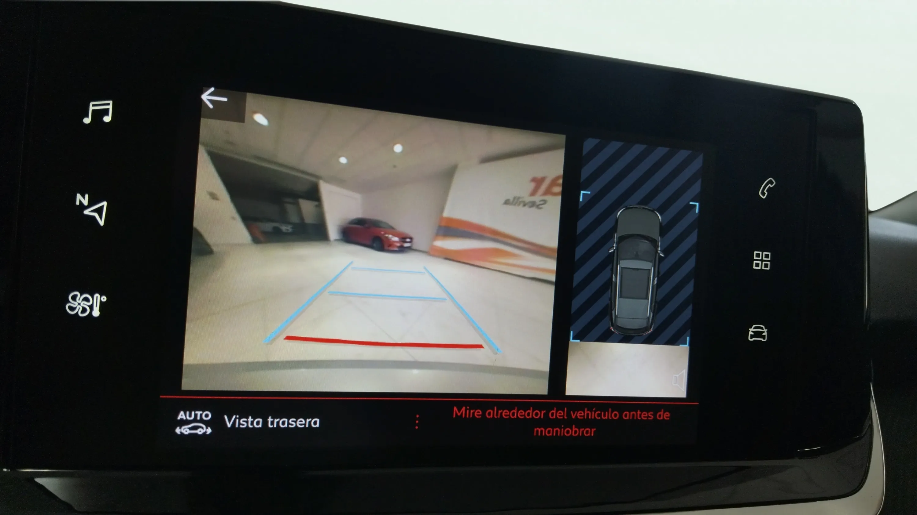 Peugeot 2008 Allure Pack PureTech 130 BVM6 - foto 18