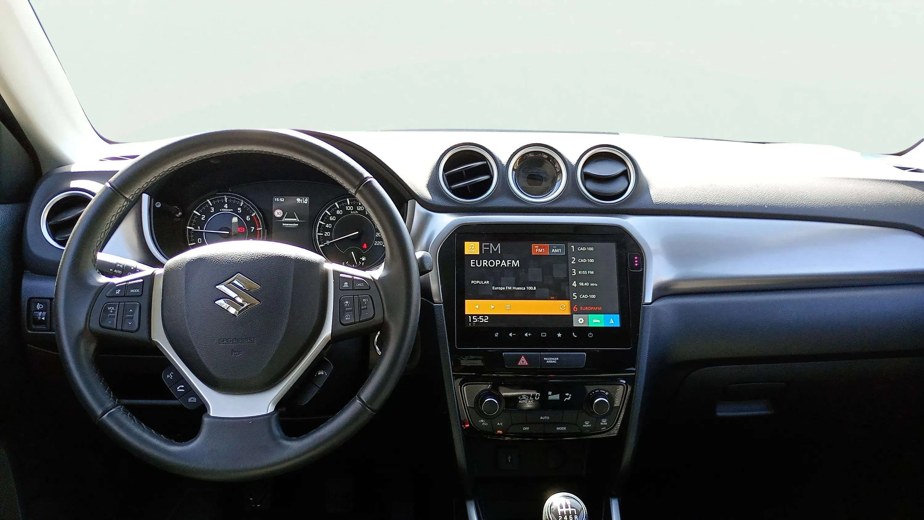 Suzuki Vitara 1.4 T S2 Mild Hybrid - foto 8