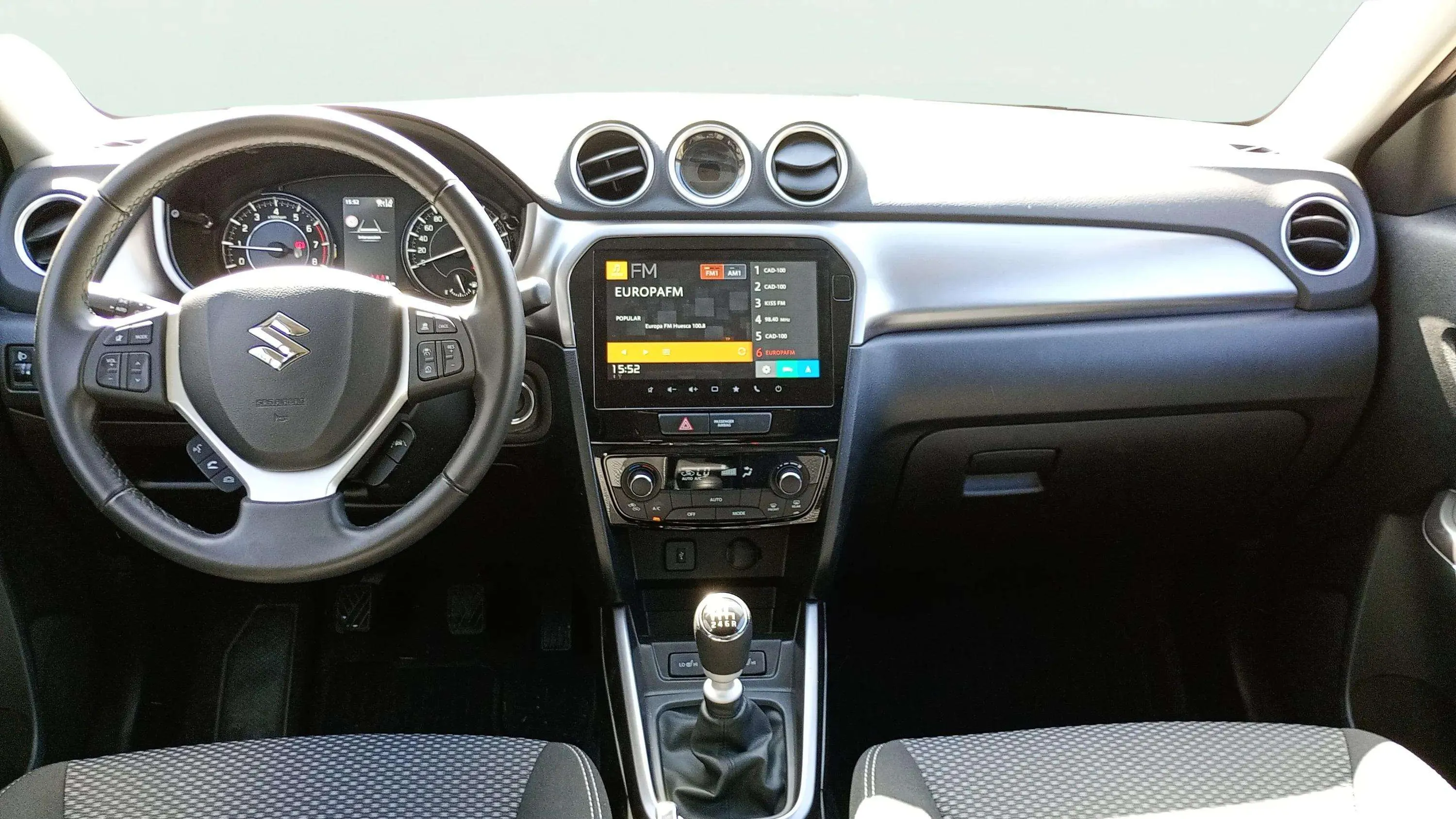 Suzuki Vitara 1.4 T S2 Mild Hybrid - foto 9