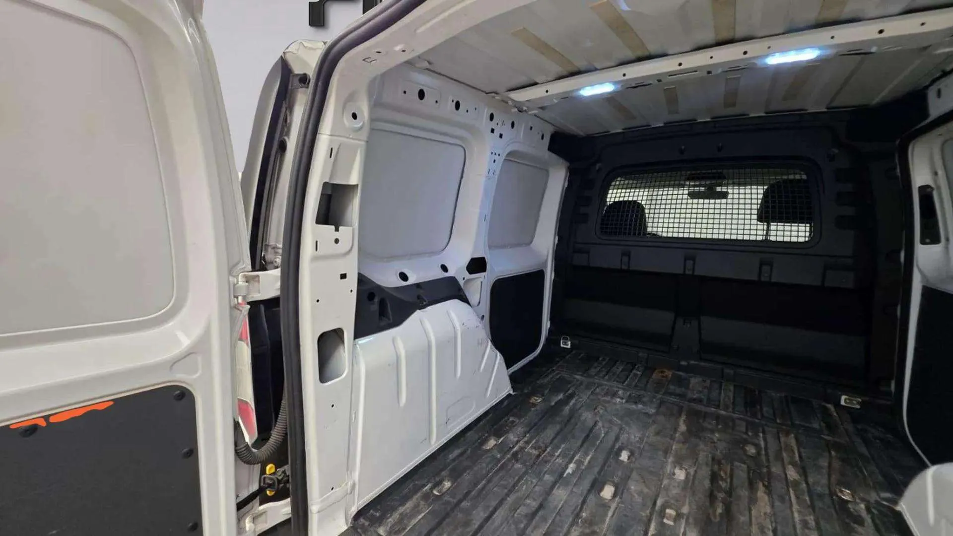 Volkswagen Caddy Cargo 2.0 TDI - foto 8