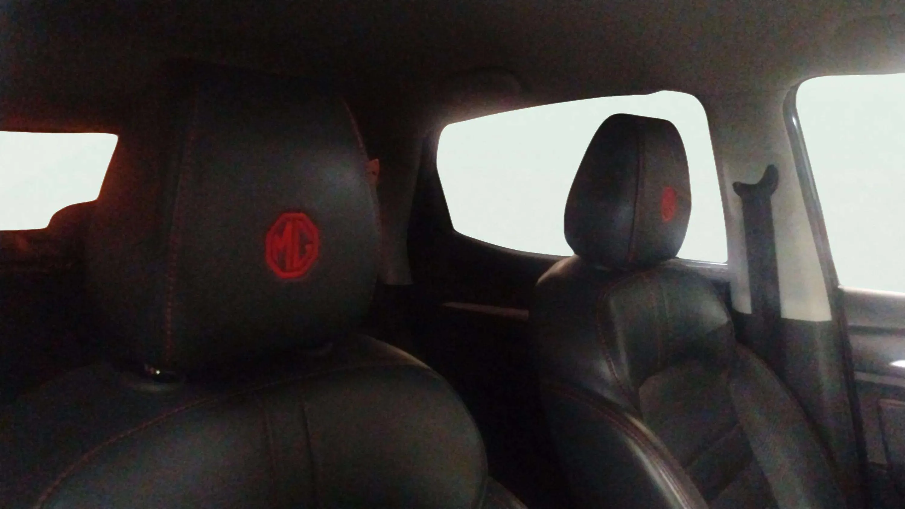 MG ZS 1.5 Luxury - foto 17