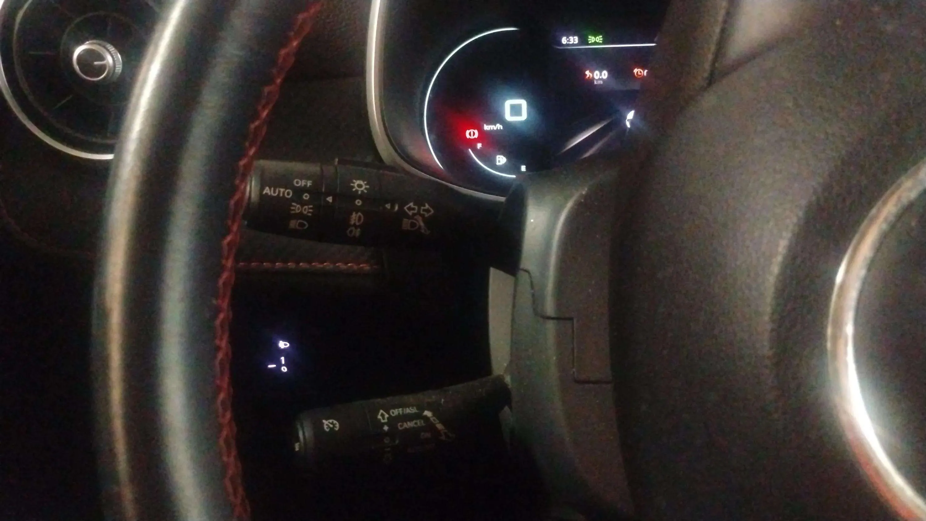MG ZS 1.5 Luxury - foto 23