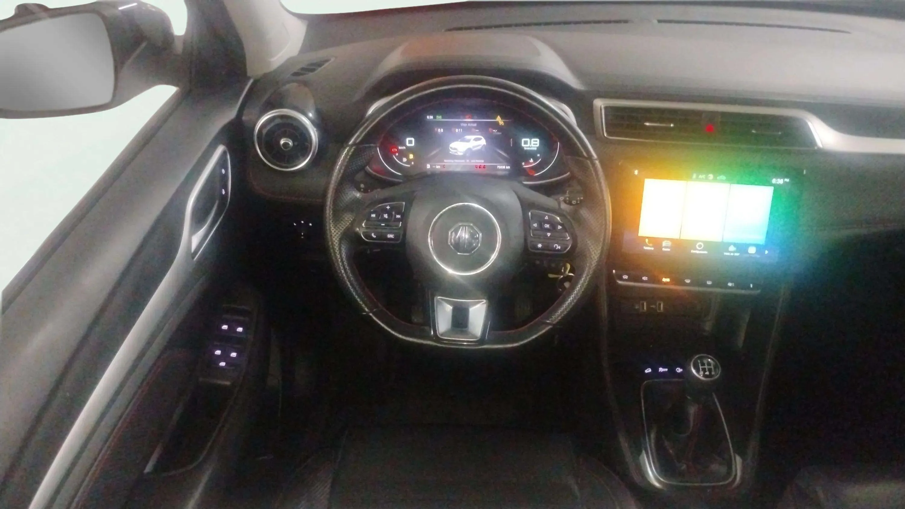 MG ZS 1.5 Luxury - foto 19