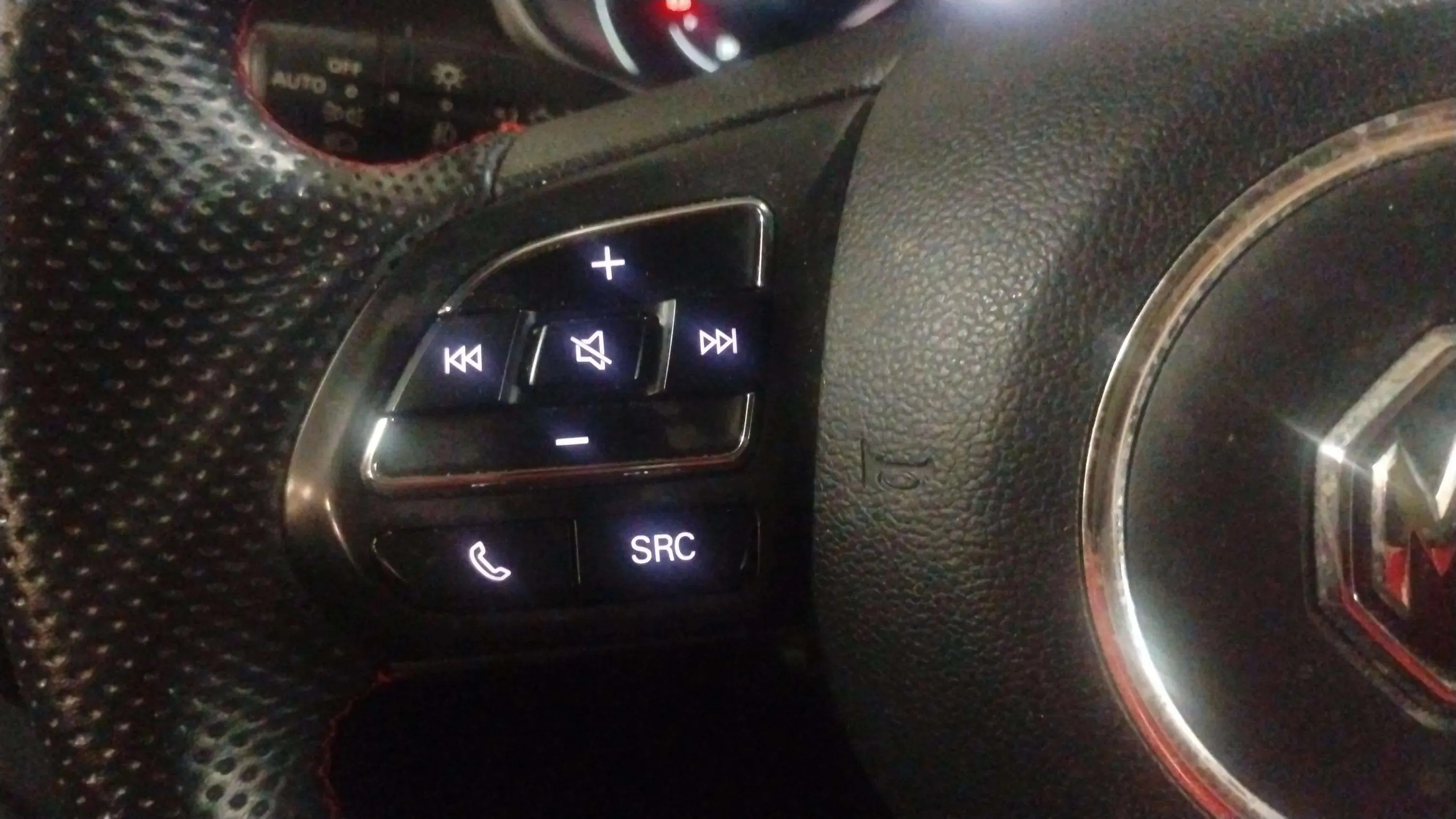 MG ZS 1.5 Luxury - foto 21