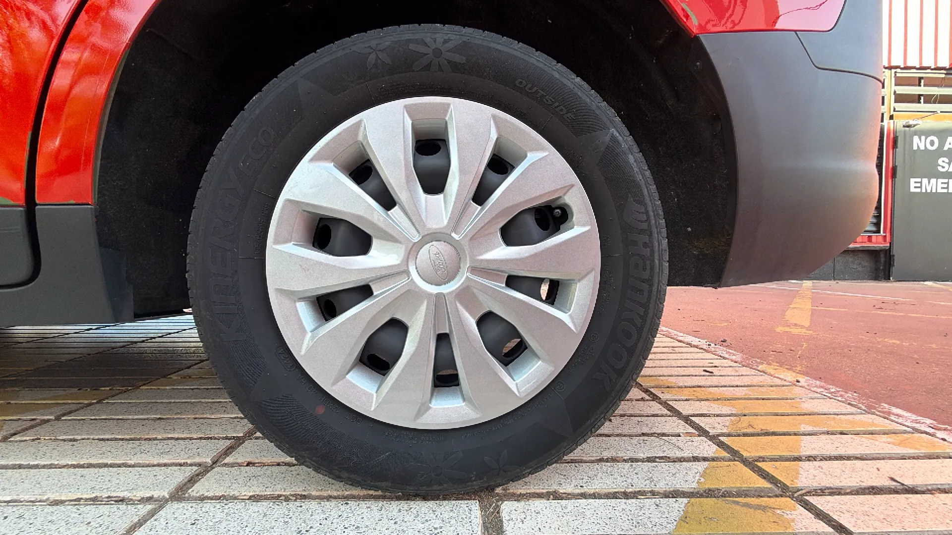 Ford Tourneo Courier 1.0 EcoBoost Trend - foto 17