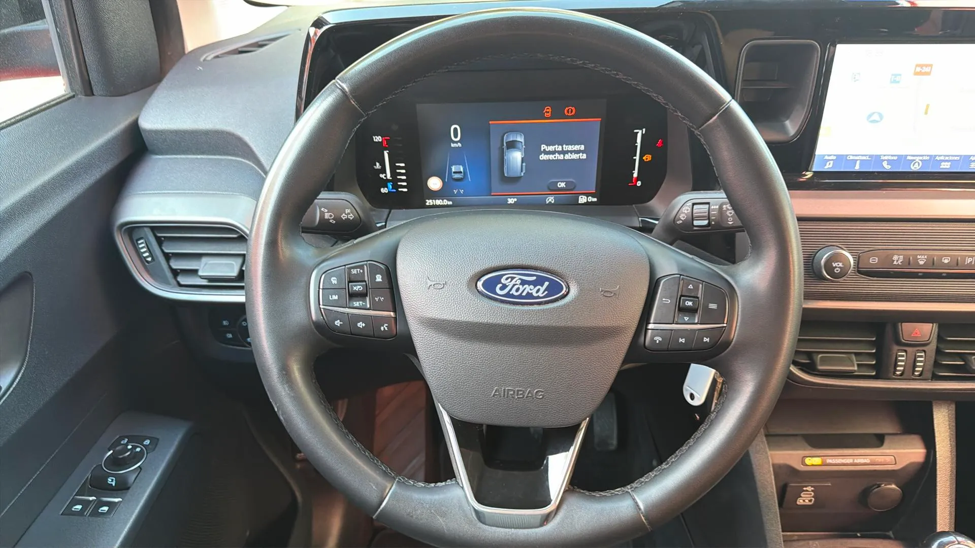 Ford Tourneo Courier 1.0 EcoBoost Trend - foto 10