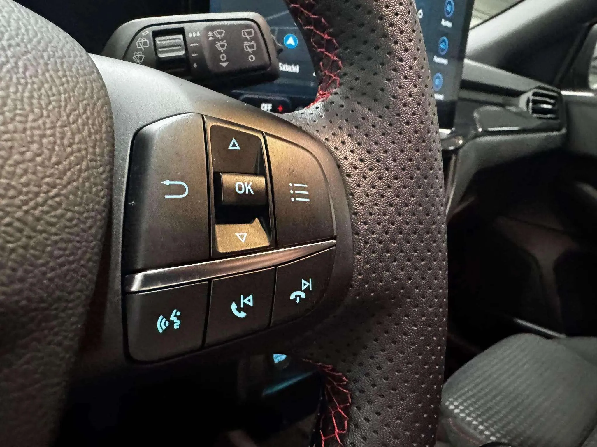 Ford Focus 1.0 EcoBoost ST-Line - foto 17