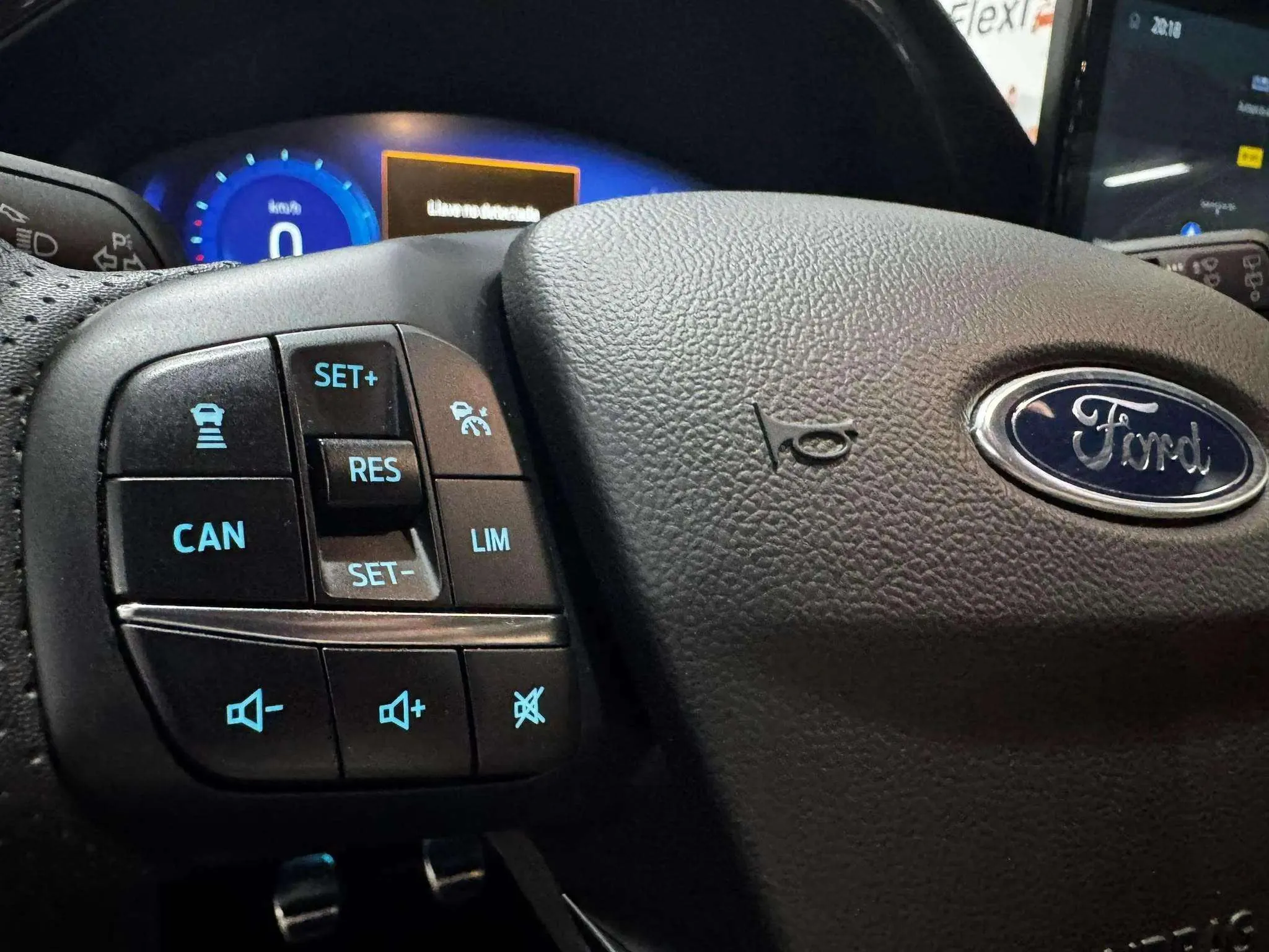 Ford Focus 1.0 EcoBoost ST-Line - foto 21