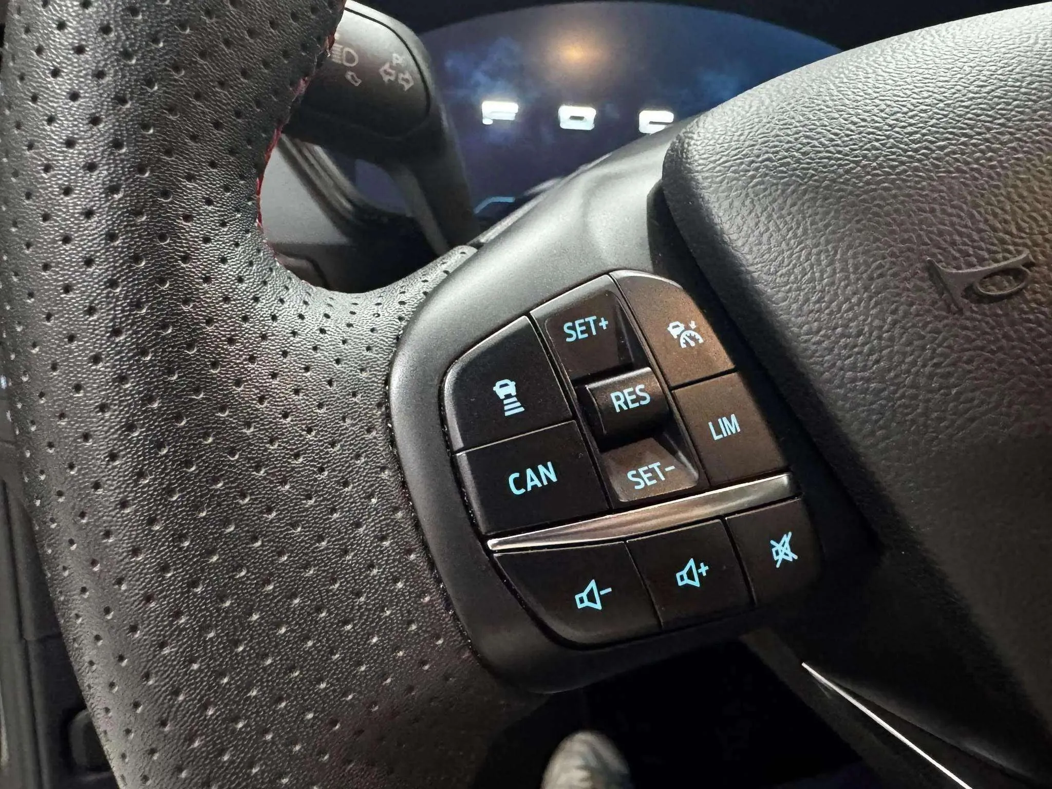 Ford Focus 1.0 EcoBoost ST-Line - foto 22