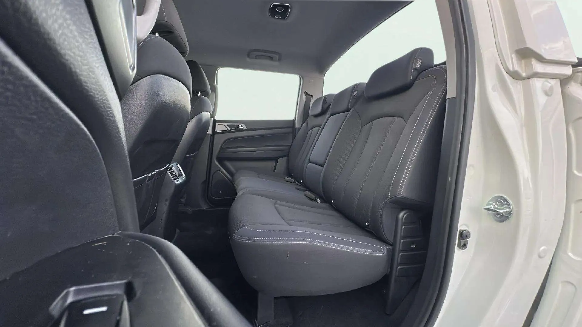 SsangYong Musso 2.2 Sport - foto 9