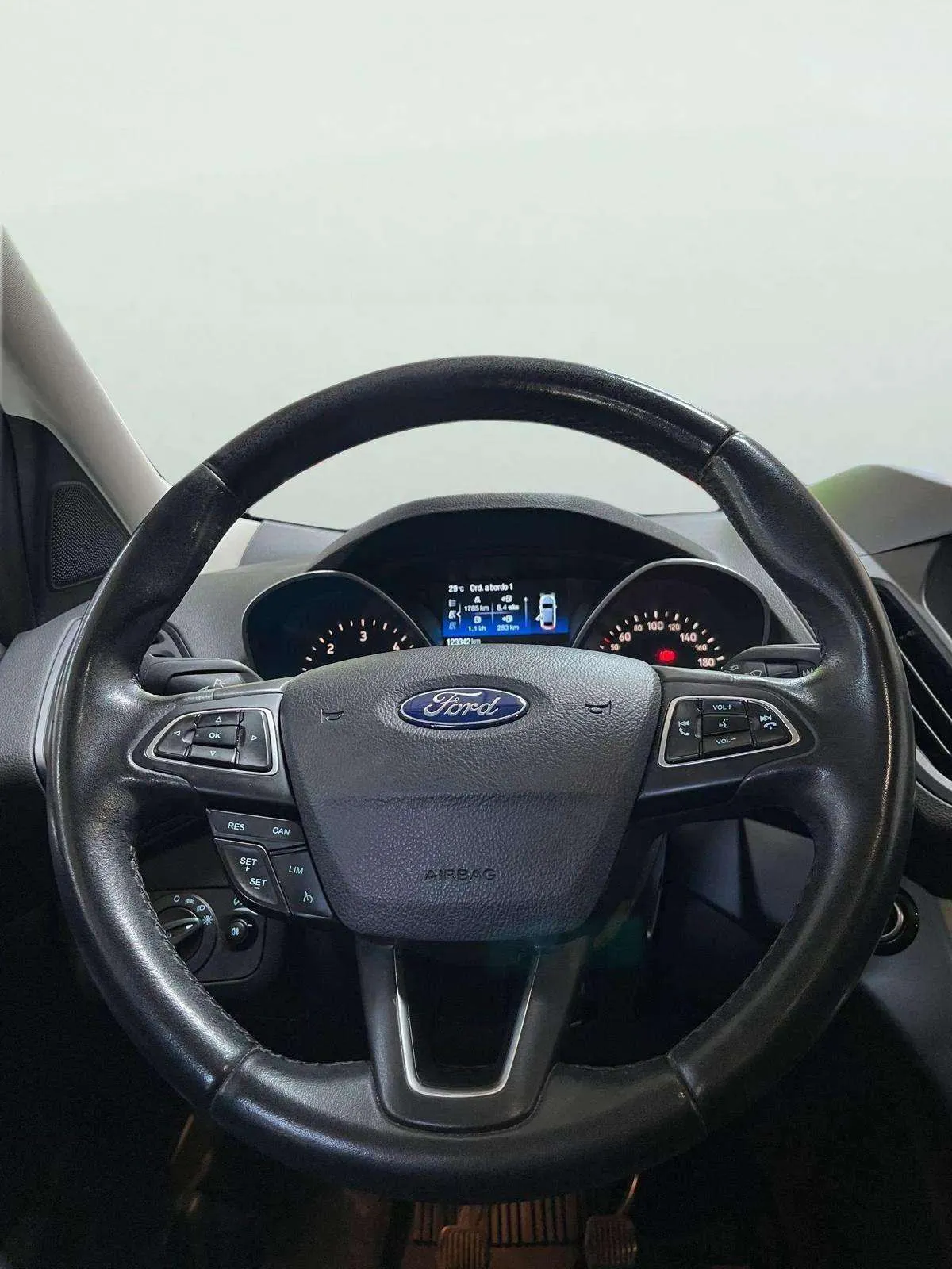 Ford Kuga 1.5 TDCi 4x2 A-S-S Trend - foto 15