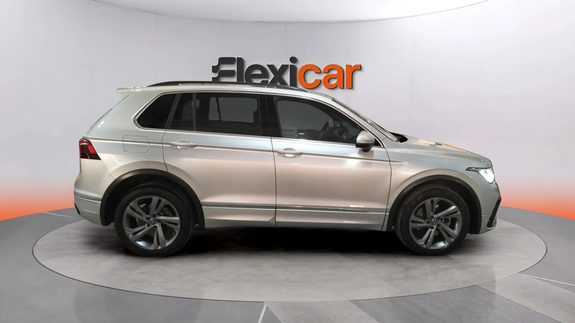 Volkswagen Tiguan R-Line 1.4 TSI eHybrid DSG - foto 3