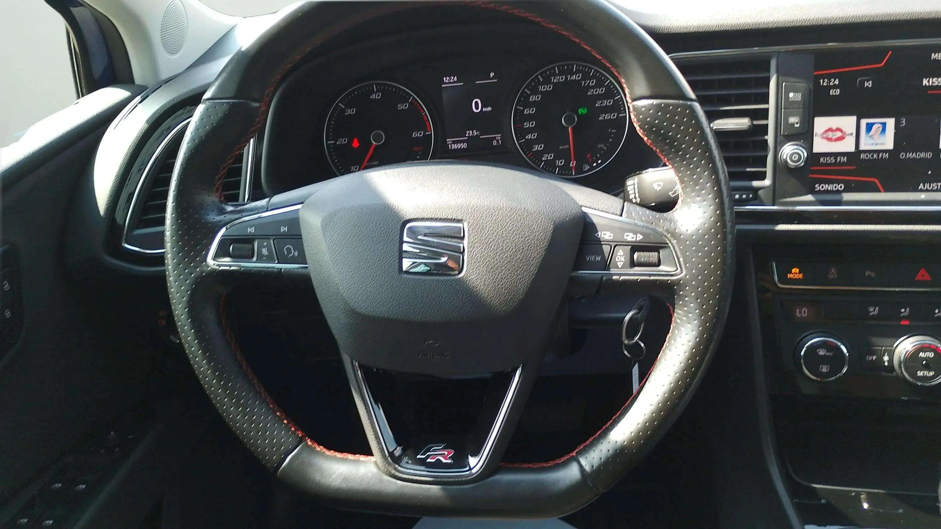 SEAT León ST 2.0 TDI DSG-6 FR - foto 12