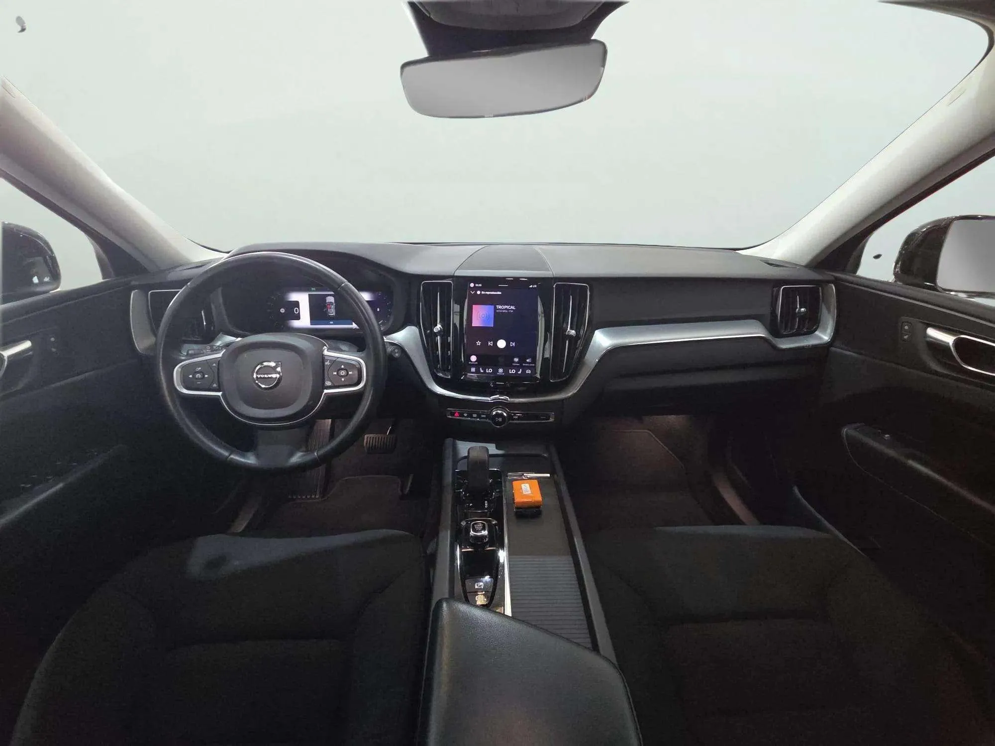 Volvo XC60 2.0 B4 D AWD Momentum - foto 16