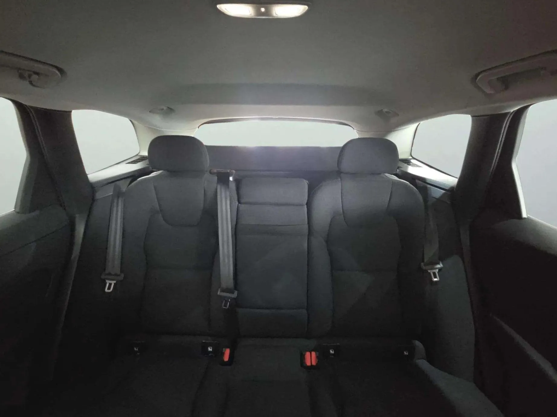 Volvo XC60 2.0 B4 D AWD Momentum - foto 14