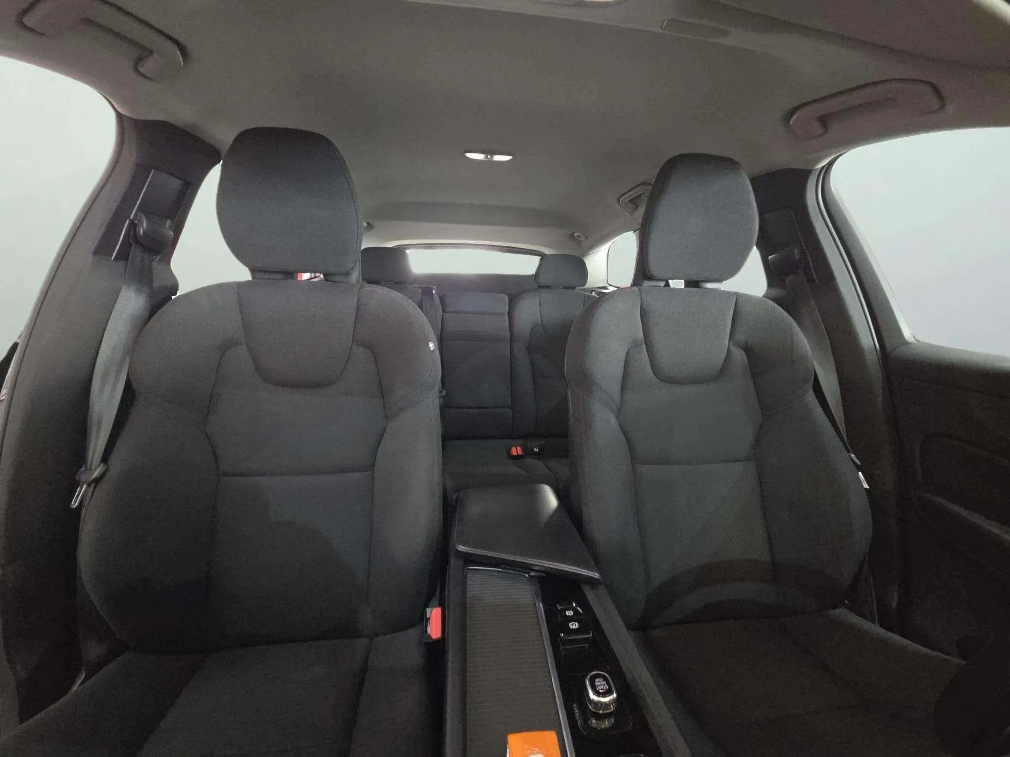 Volvo XC60 2.0 B4 D AWD Momentum - foto 12